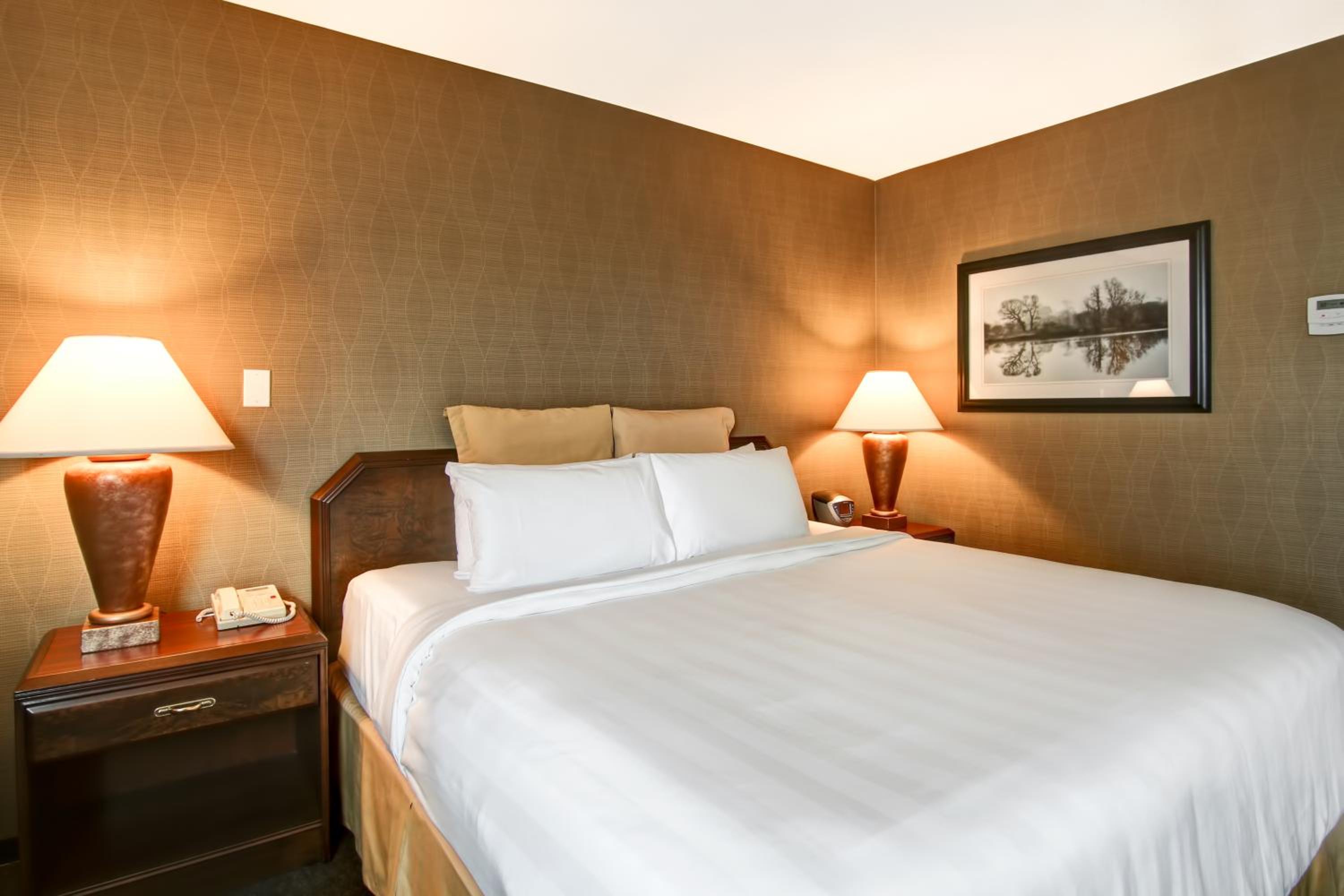 King Room with River View - Photo 5