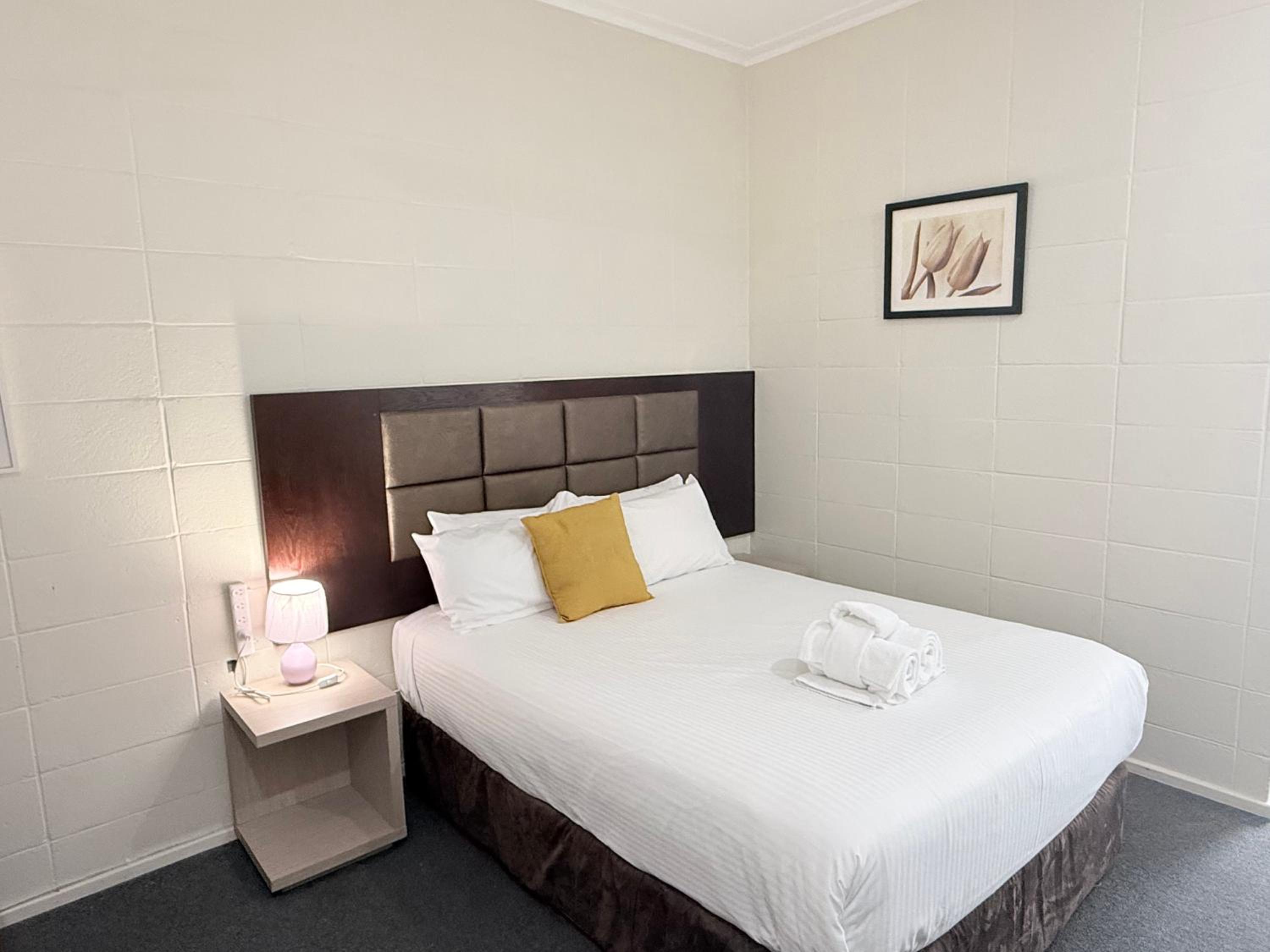 Deluxe Suite-1 Queen+ 1 King Single-Not Pet Friendly