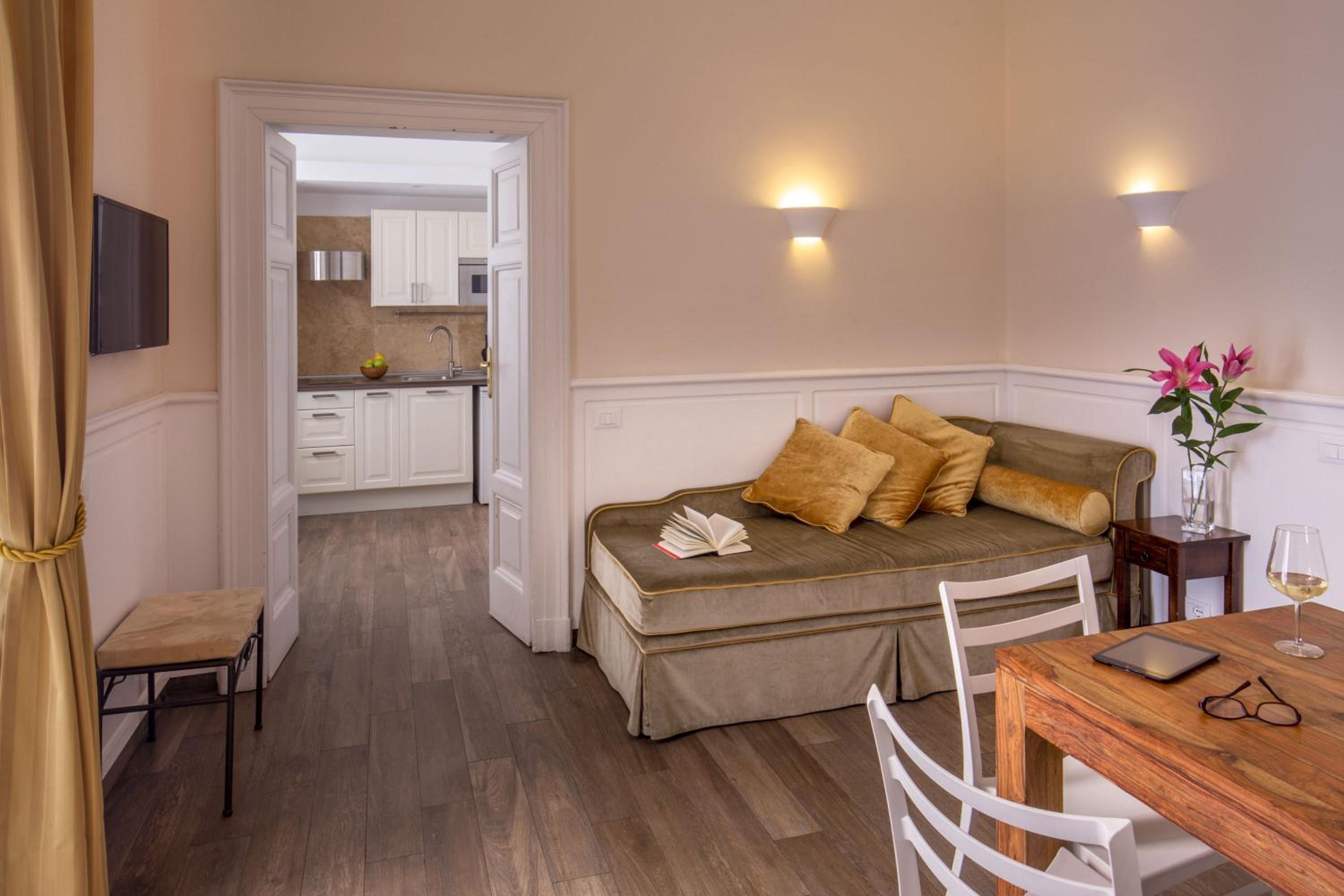 One-Bedroom Apartment with Terrace photo 2