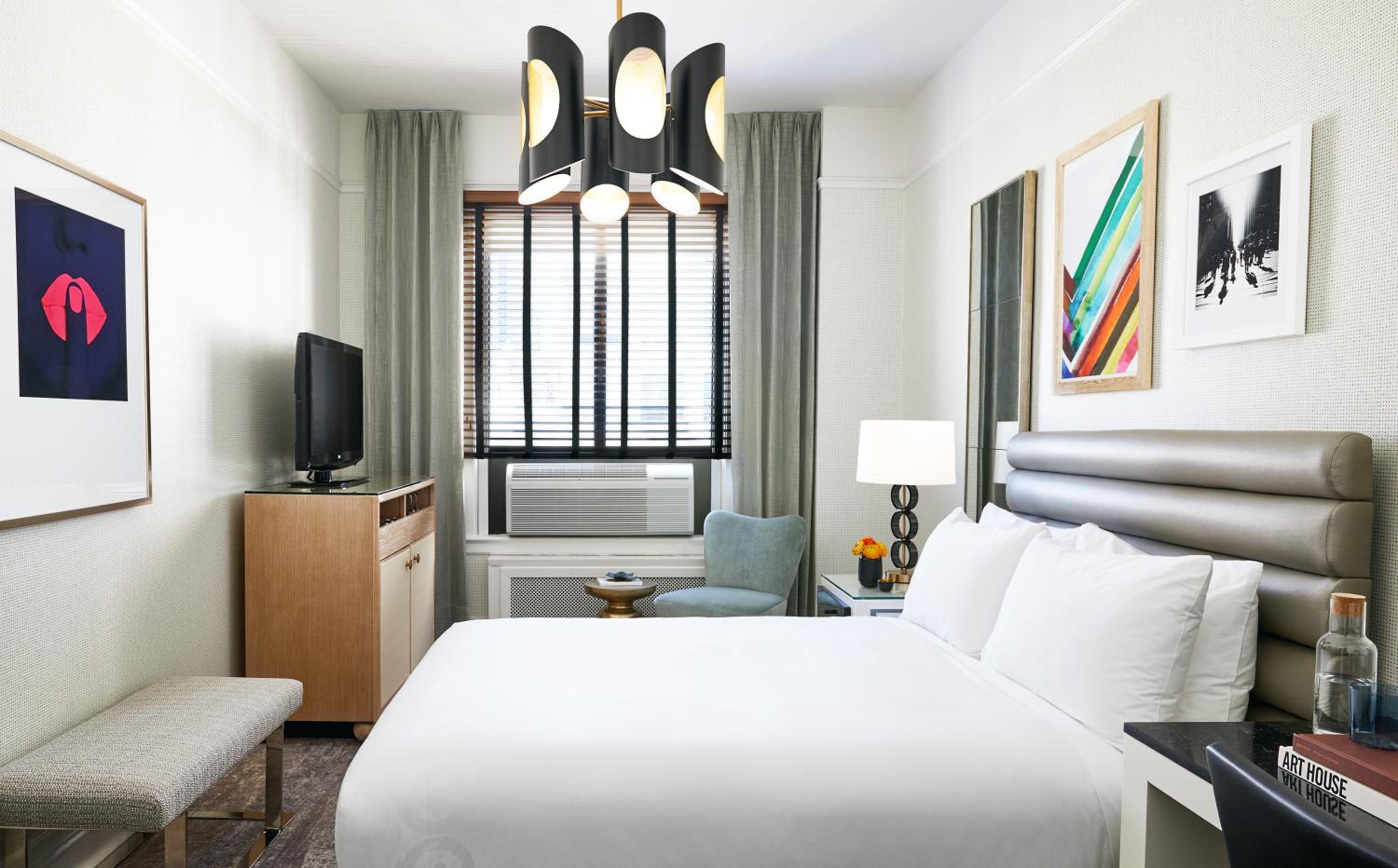 Deluxe Queen Room - Photo 1