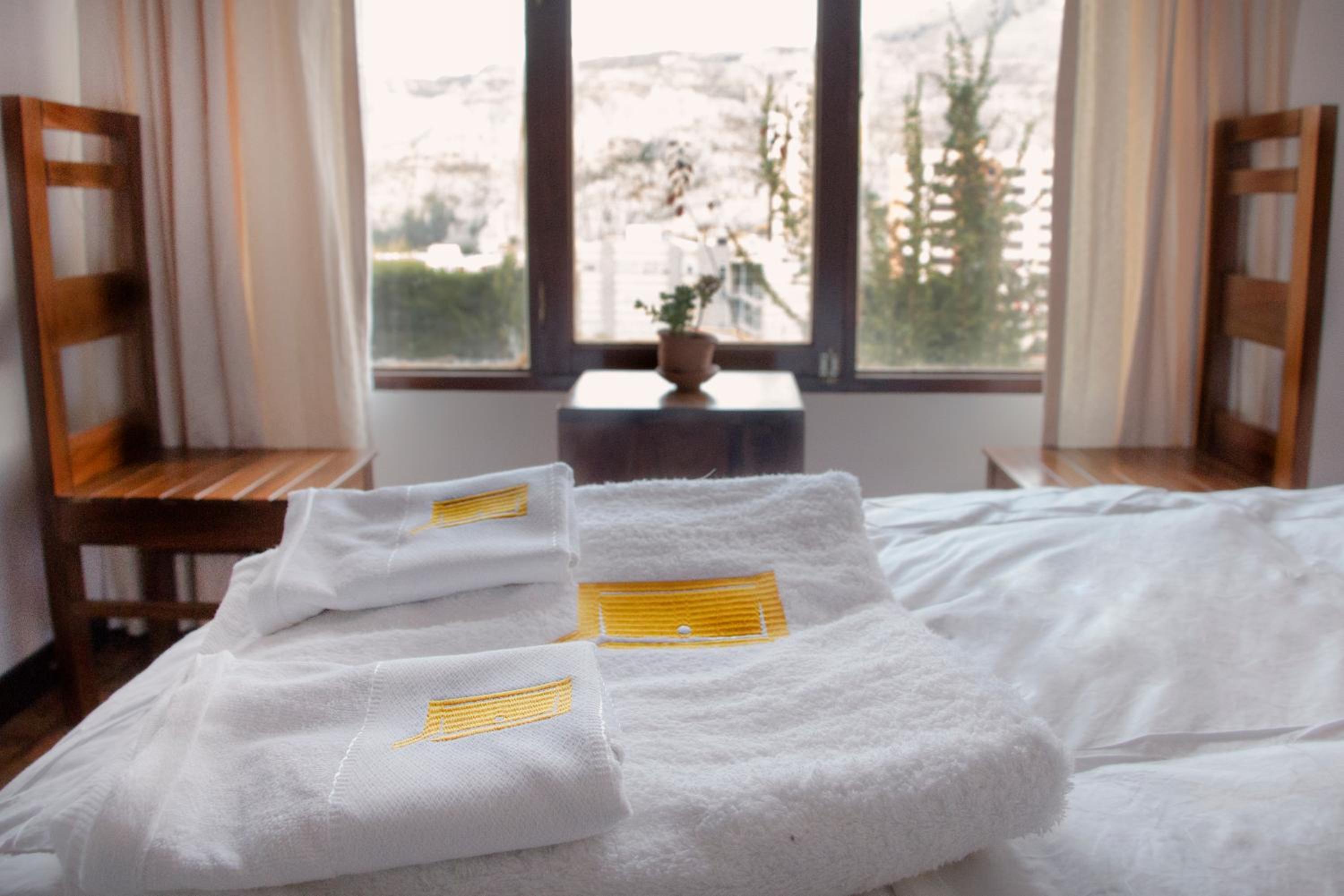 Standard Twin Room with Mountain View photo 3