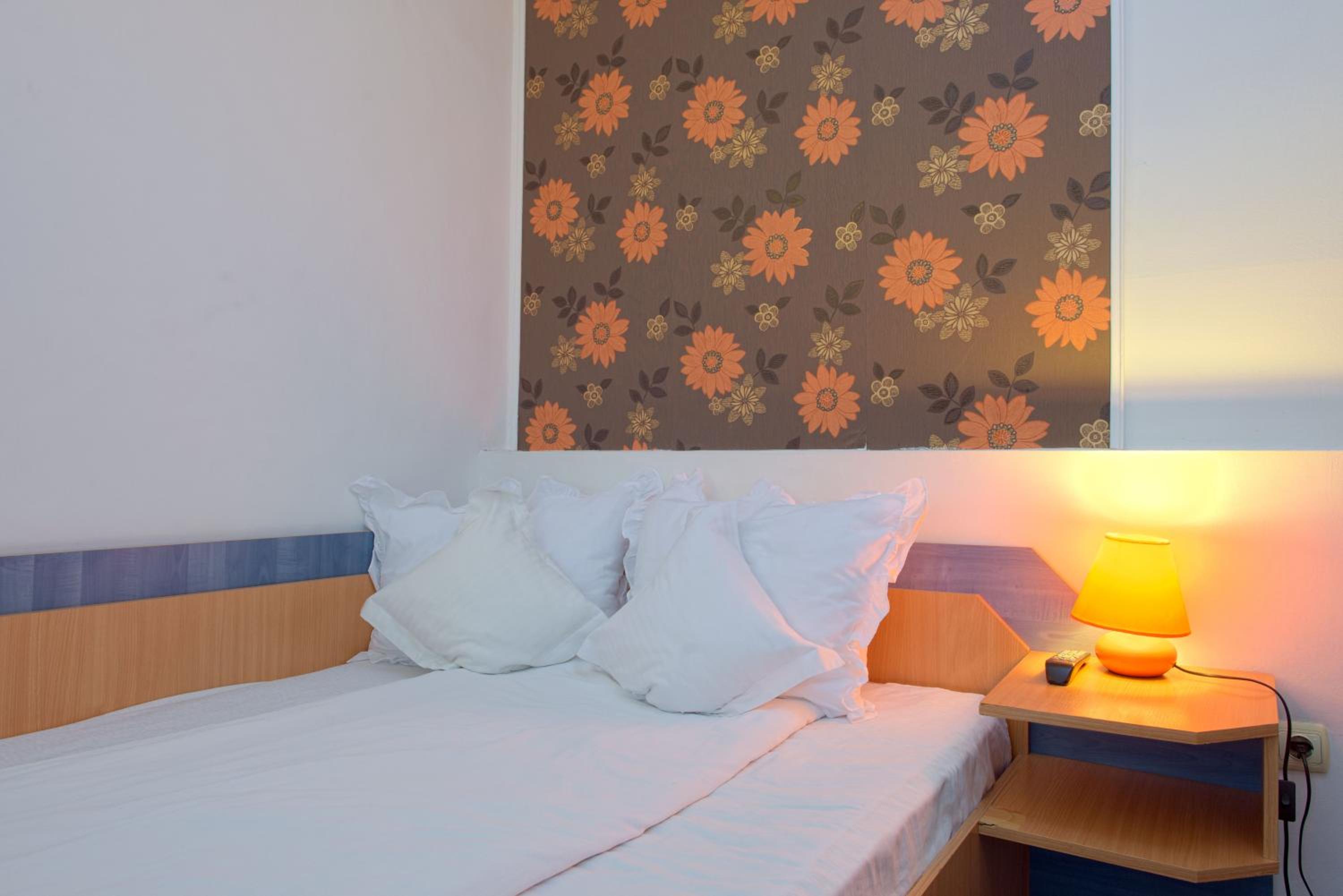 Standard Double Room - Photo 2
