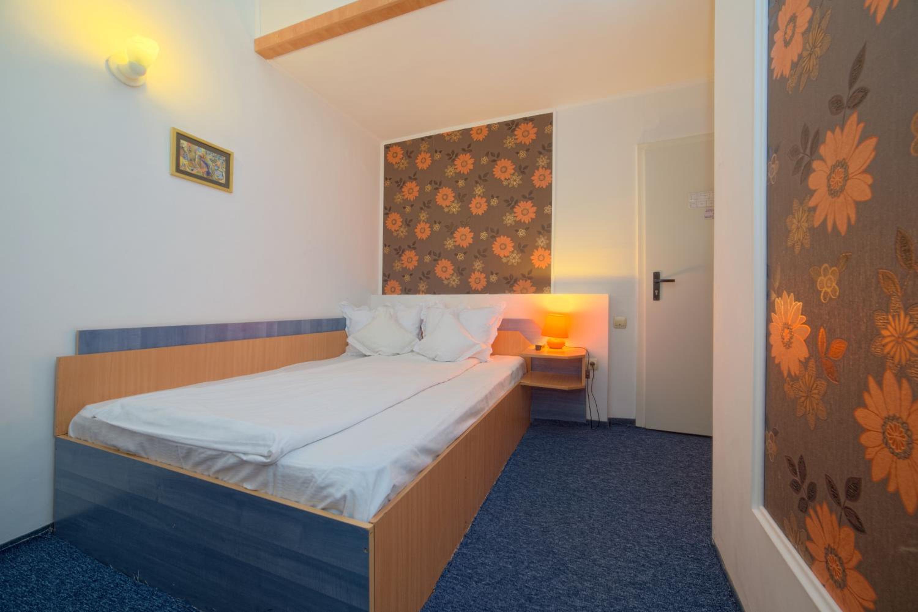 Standard Double Room - Photo 1