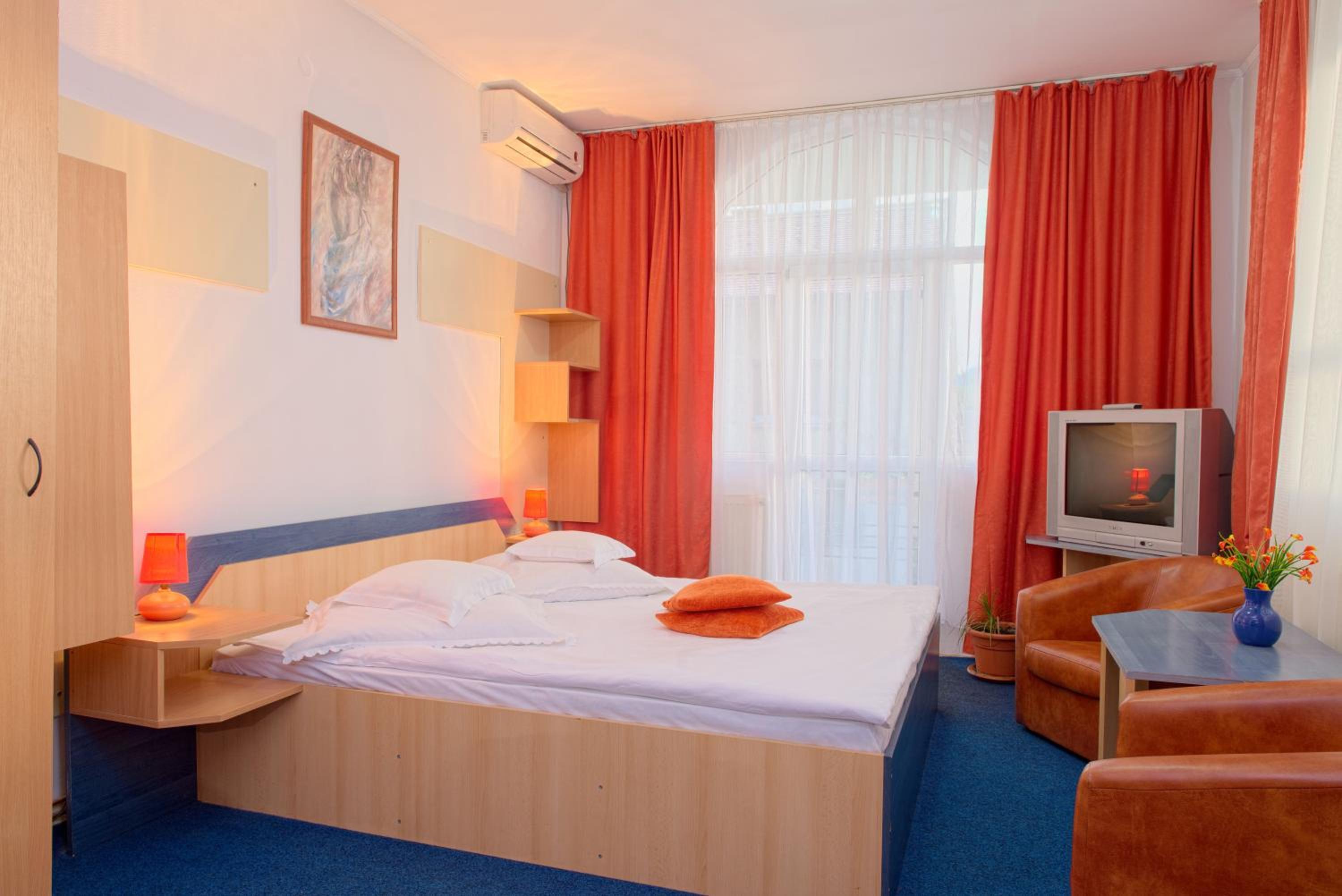 Suite - Photo 3