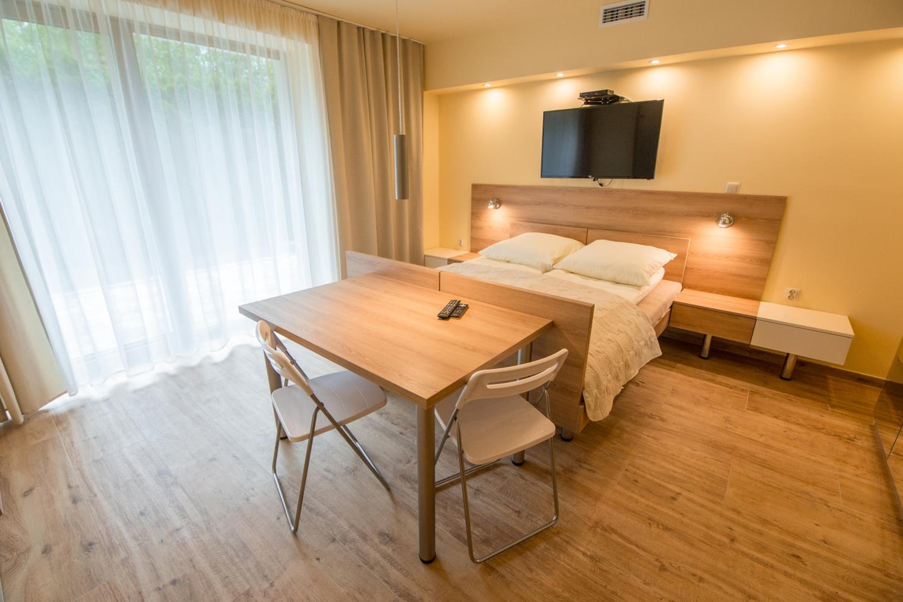 Large Double or Twin Room photo 2