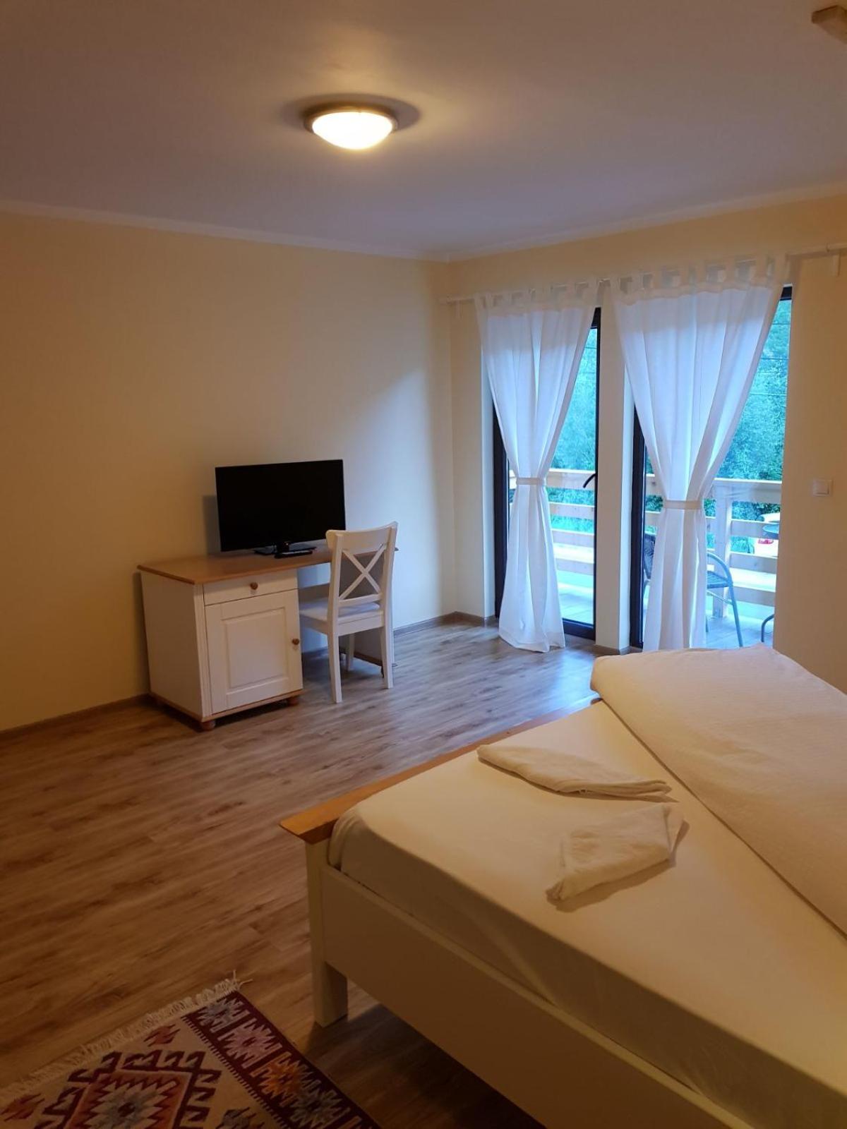 King Room with Balcony photo 1