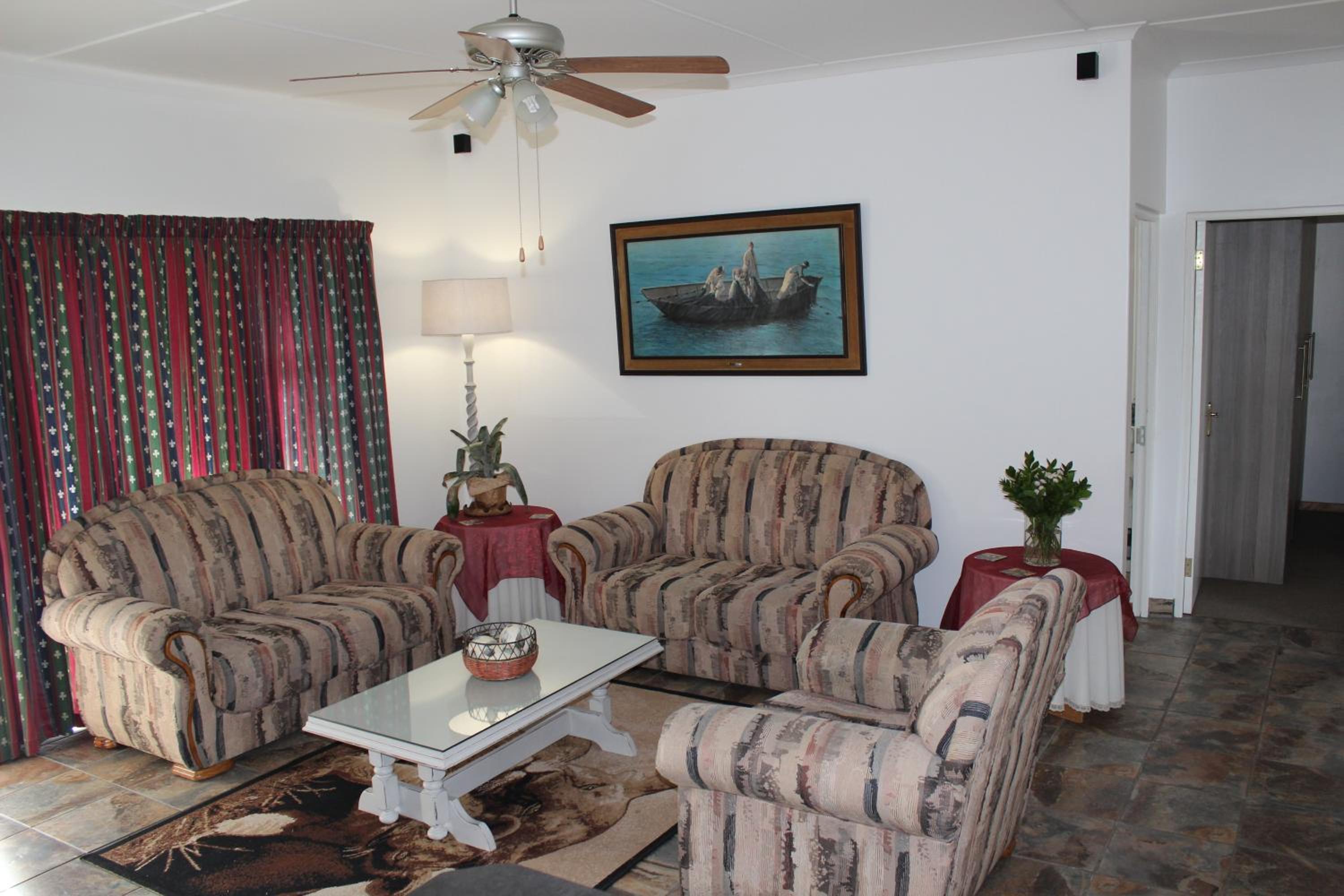 Two-Bedroom House - Photo 21