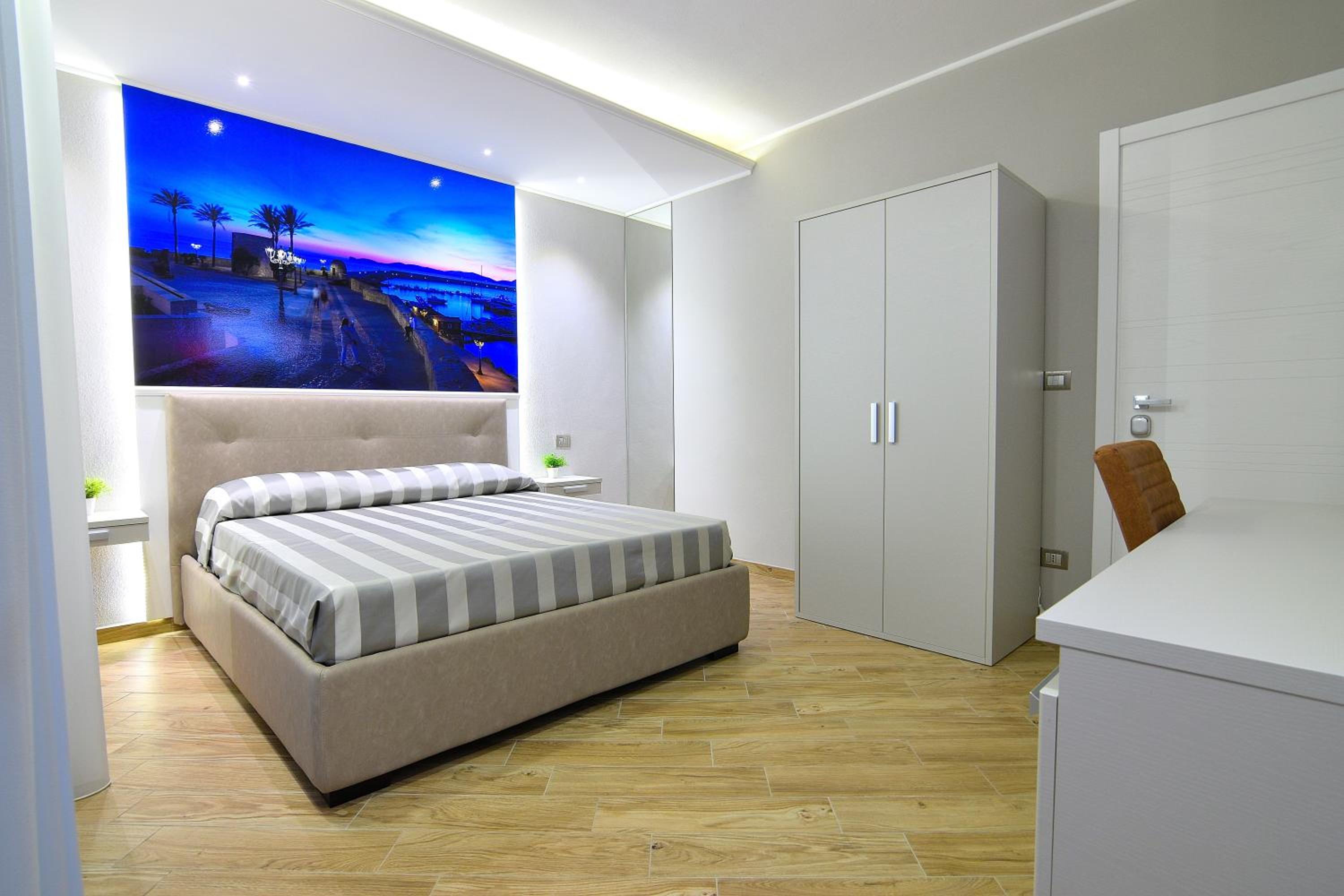 Deluxe Double Room with Balcony and Sea View photo 1