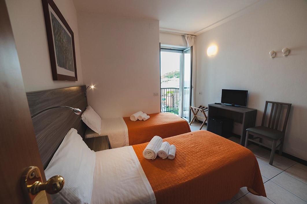 Double Or Twin Room photo 1