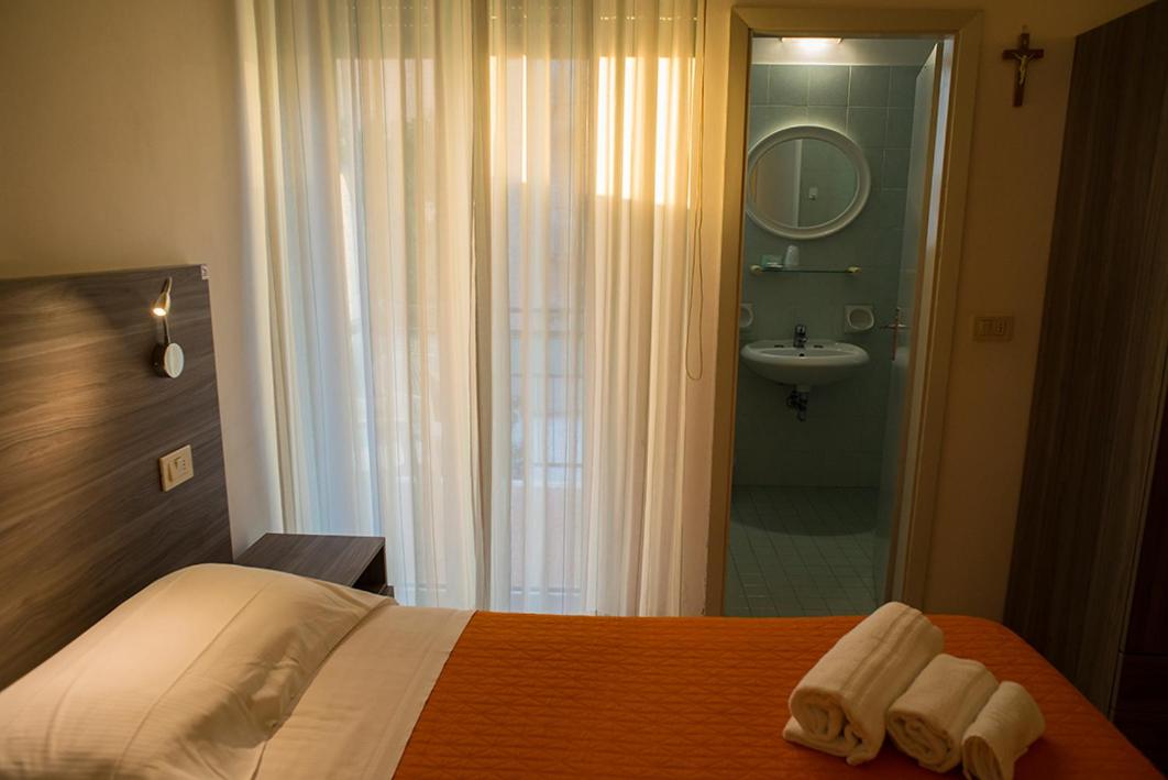 Double Or Twin Room photo 2