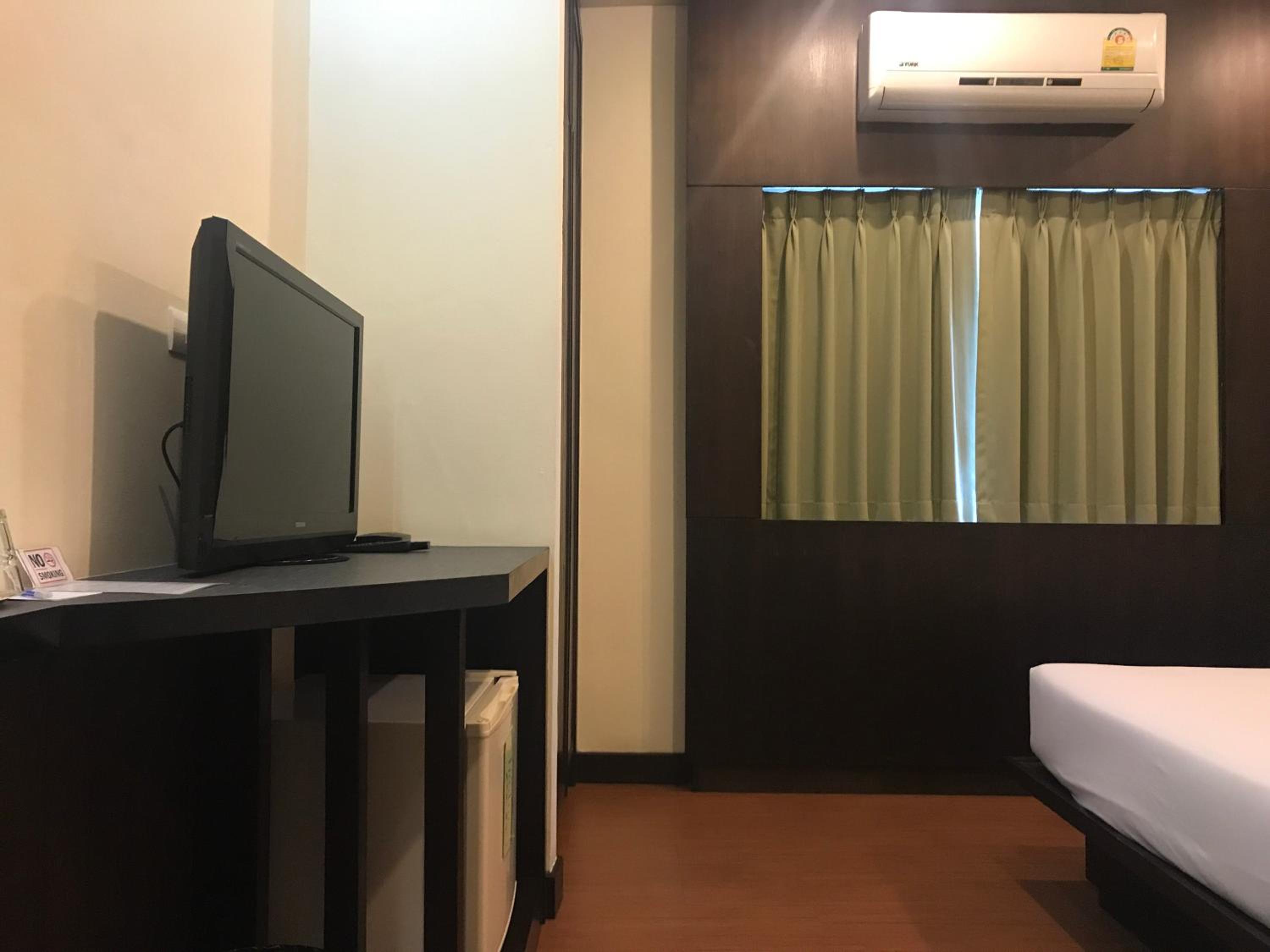 Standard Single Room with Street View  photo 2