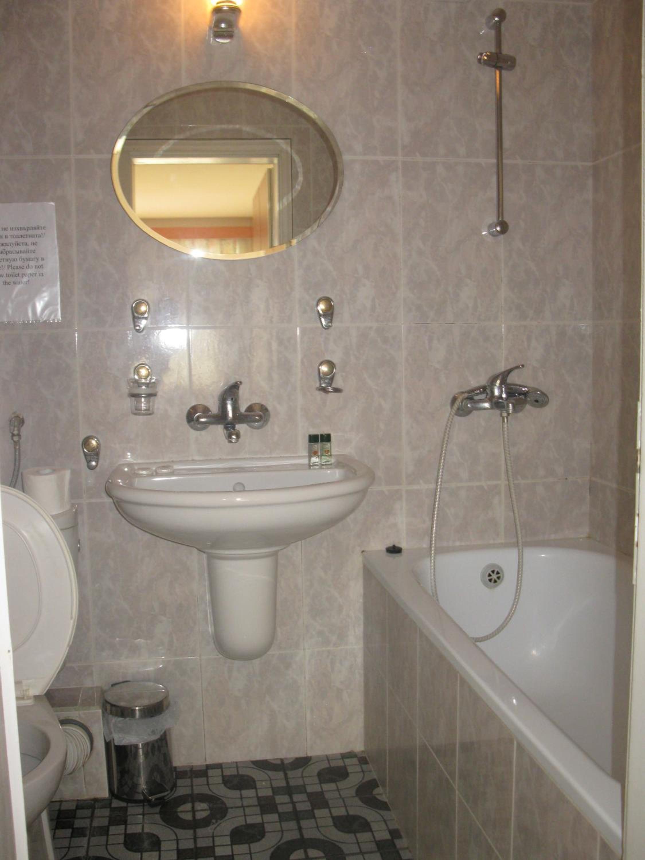 Economy Double or Twin Room - Photo 4