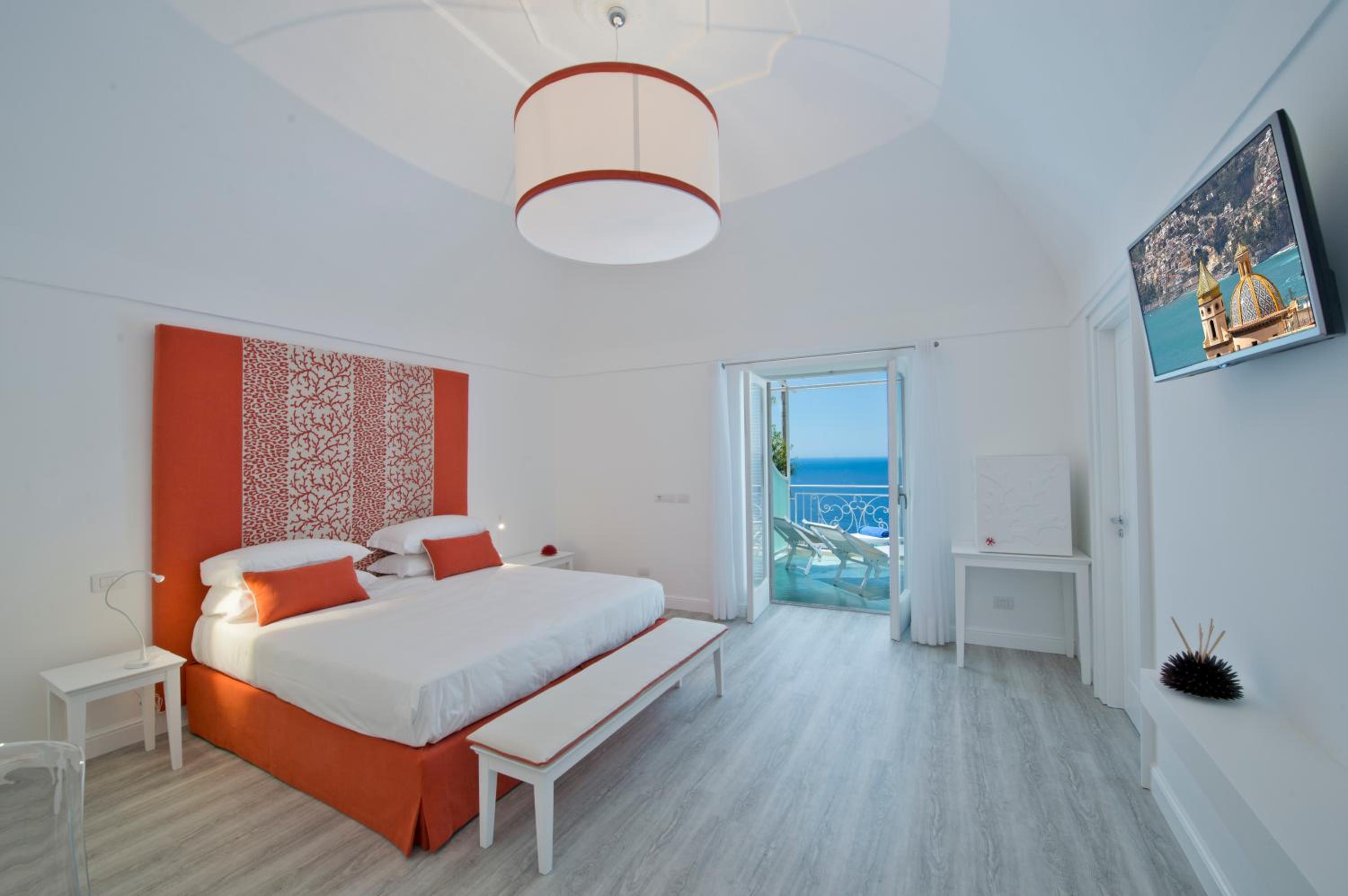 Double Room with Sea View - Photo 9