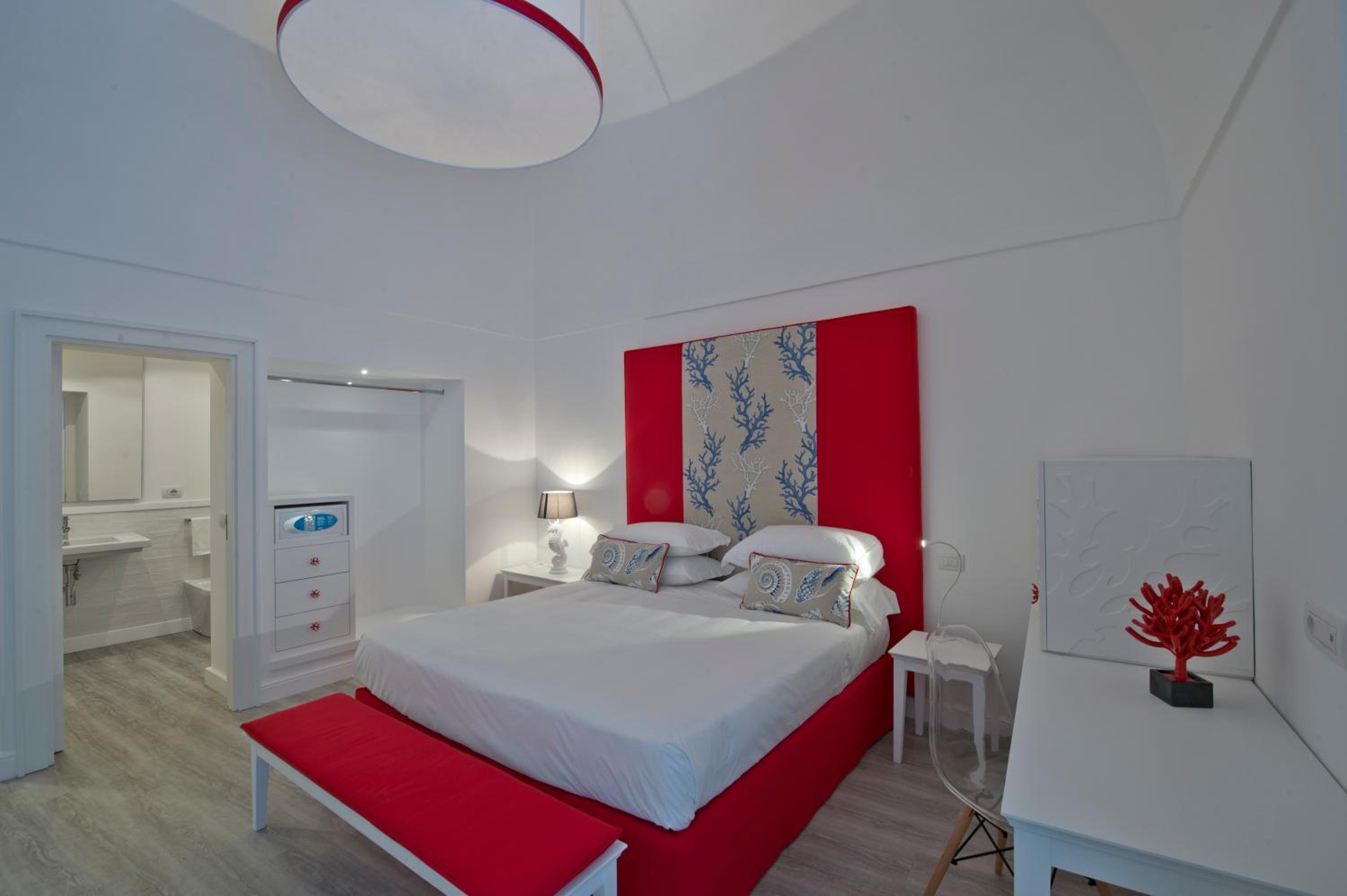 Double Room with Sea View - Photo 11