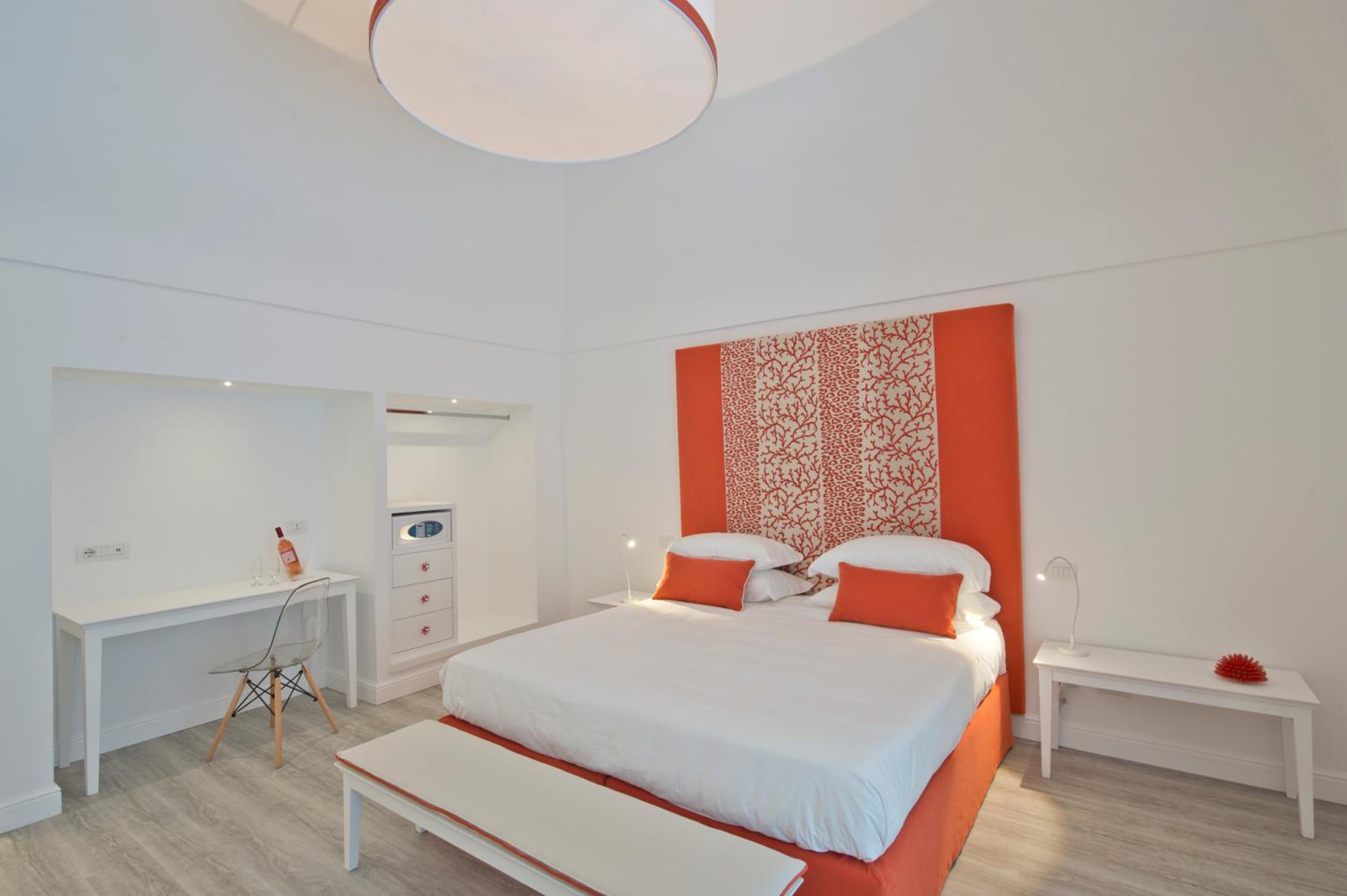 Double Room with Sea View - Photo 12