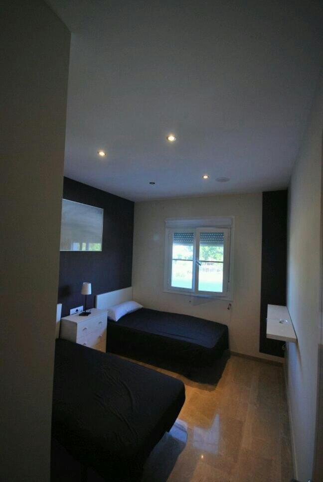 Four-Bedroom House photo 2