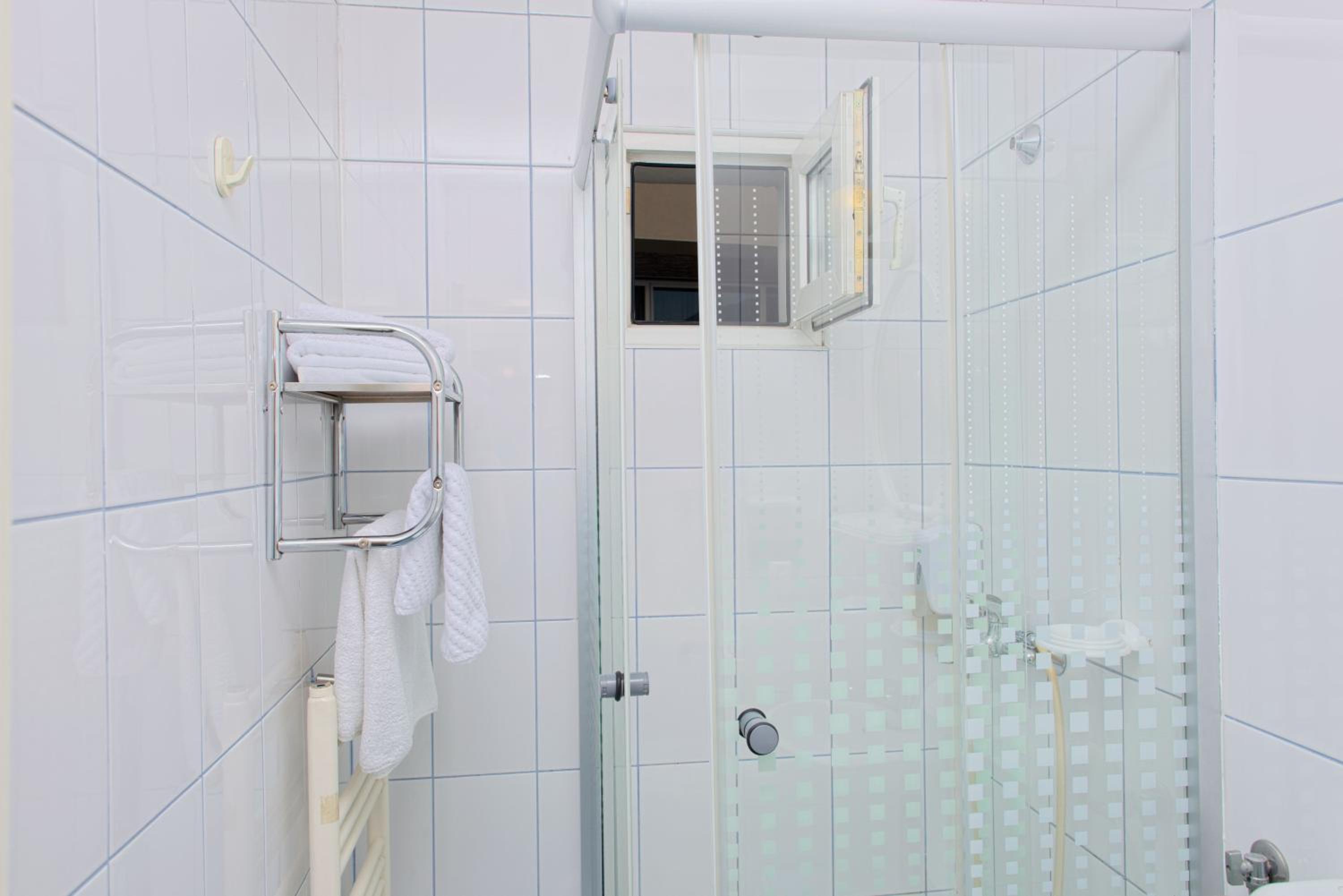 Superior Twin Room - Photo 2