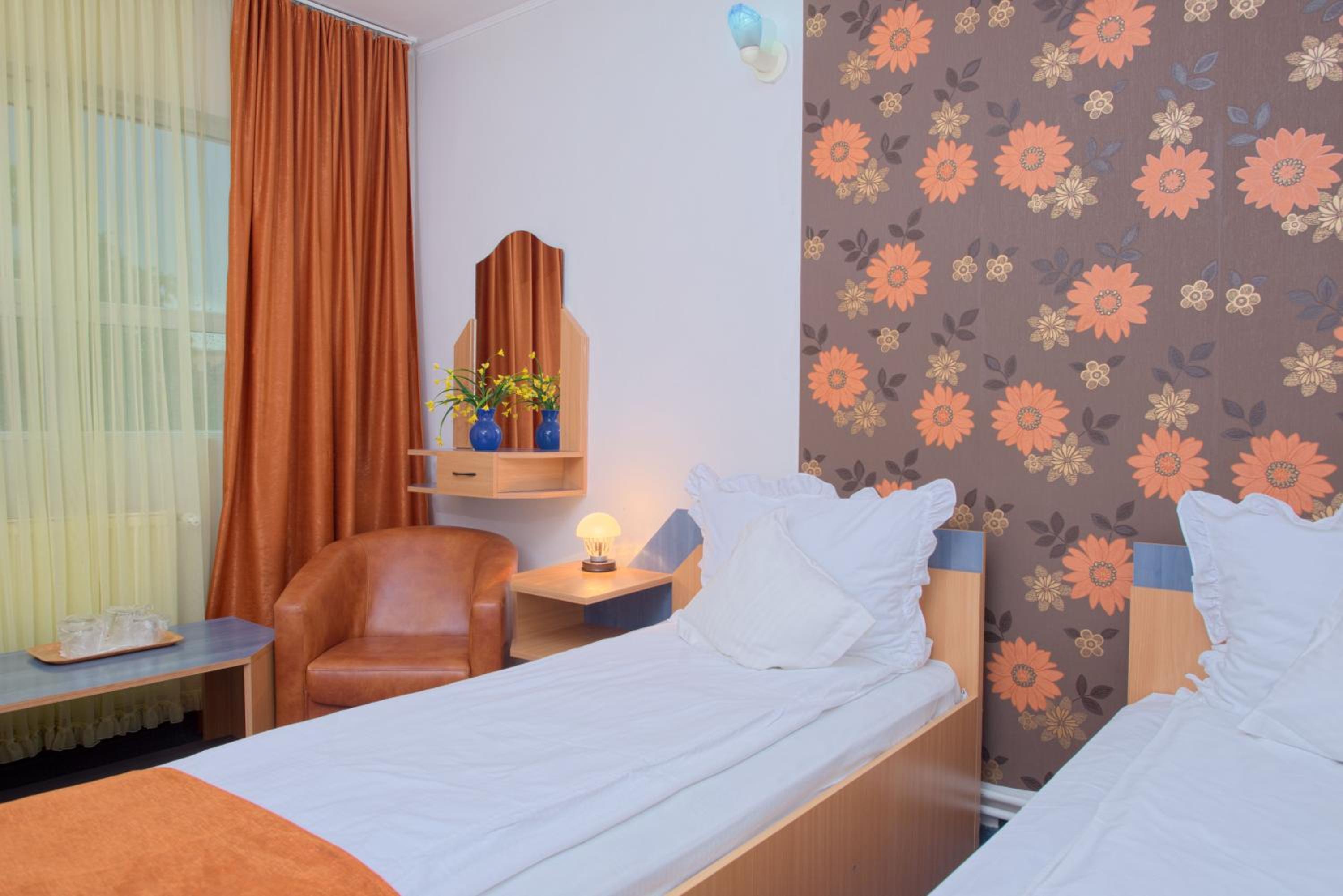 Superior Twin Room - Photo 4