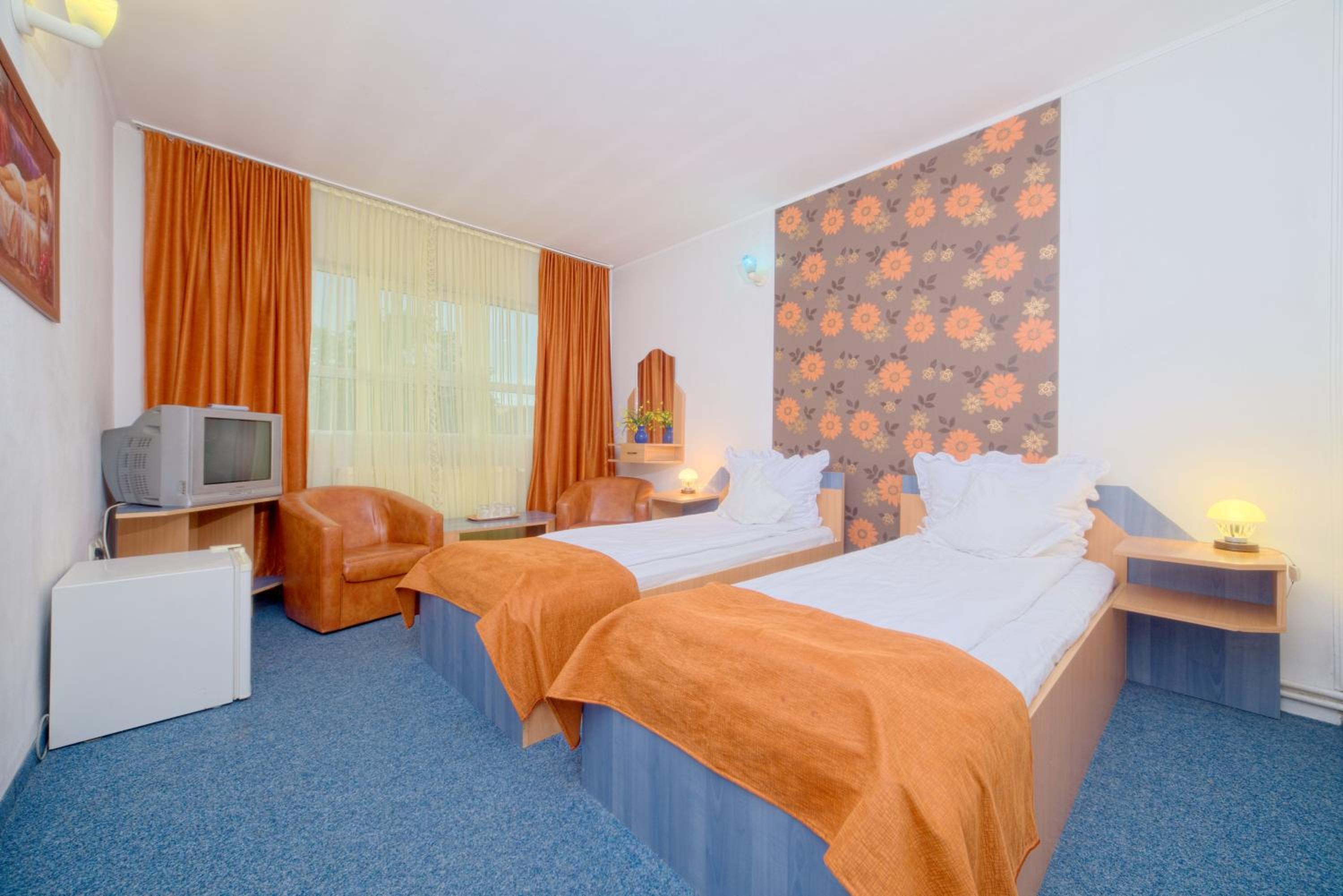Superior Twin Room - Photo 1