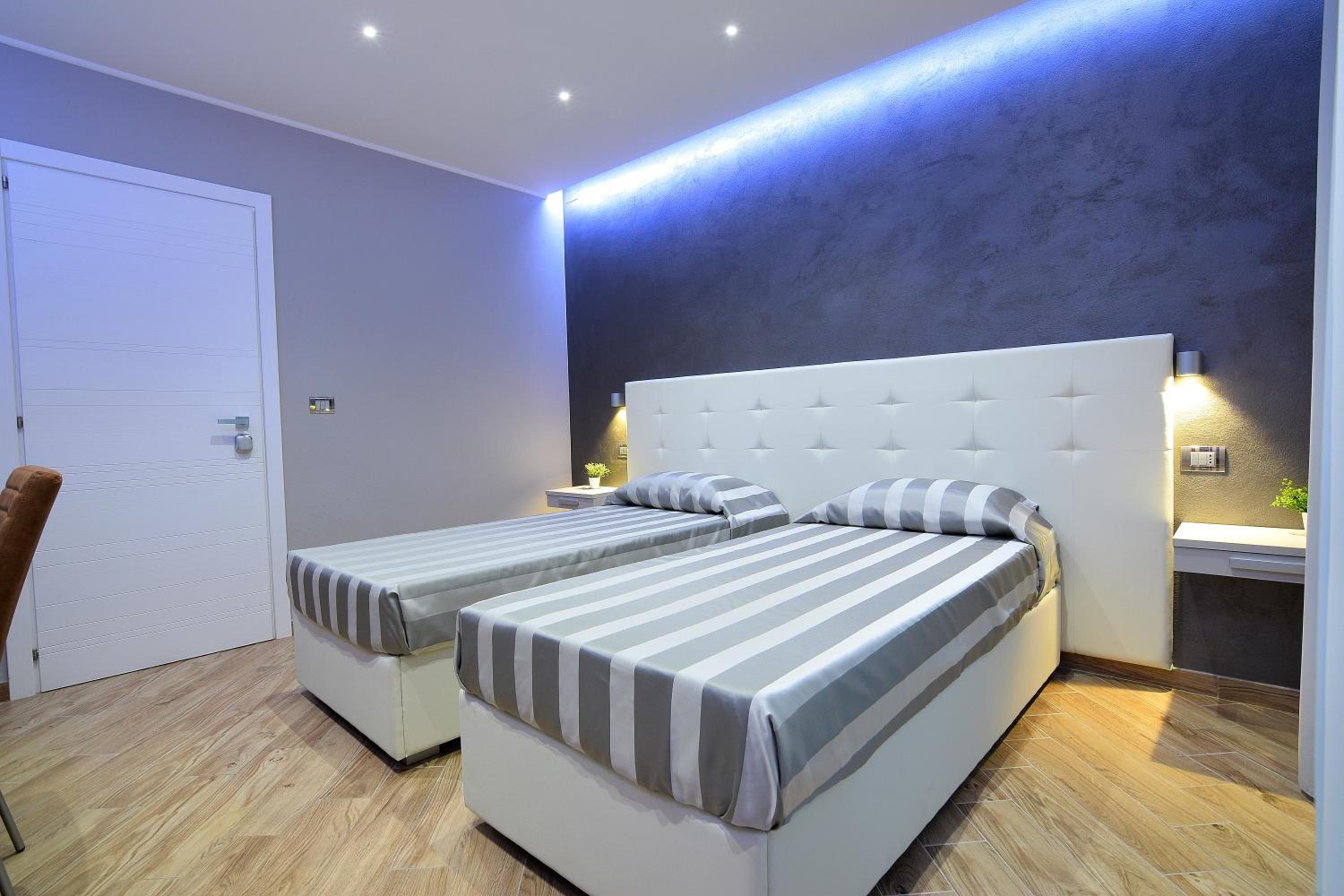 Deluxe Double or Twin Room with Balcony photo 1