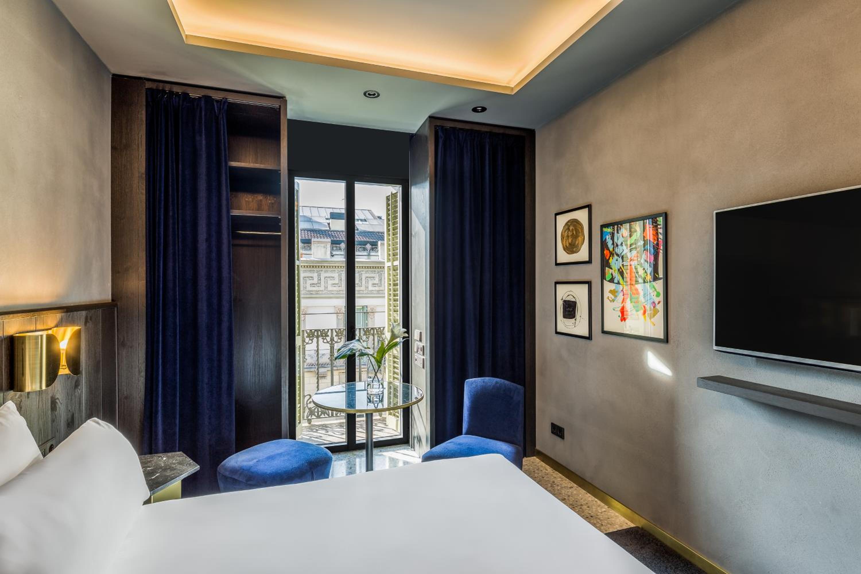 Standard Double Room with Balcony photo 3