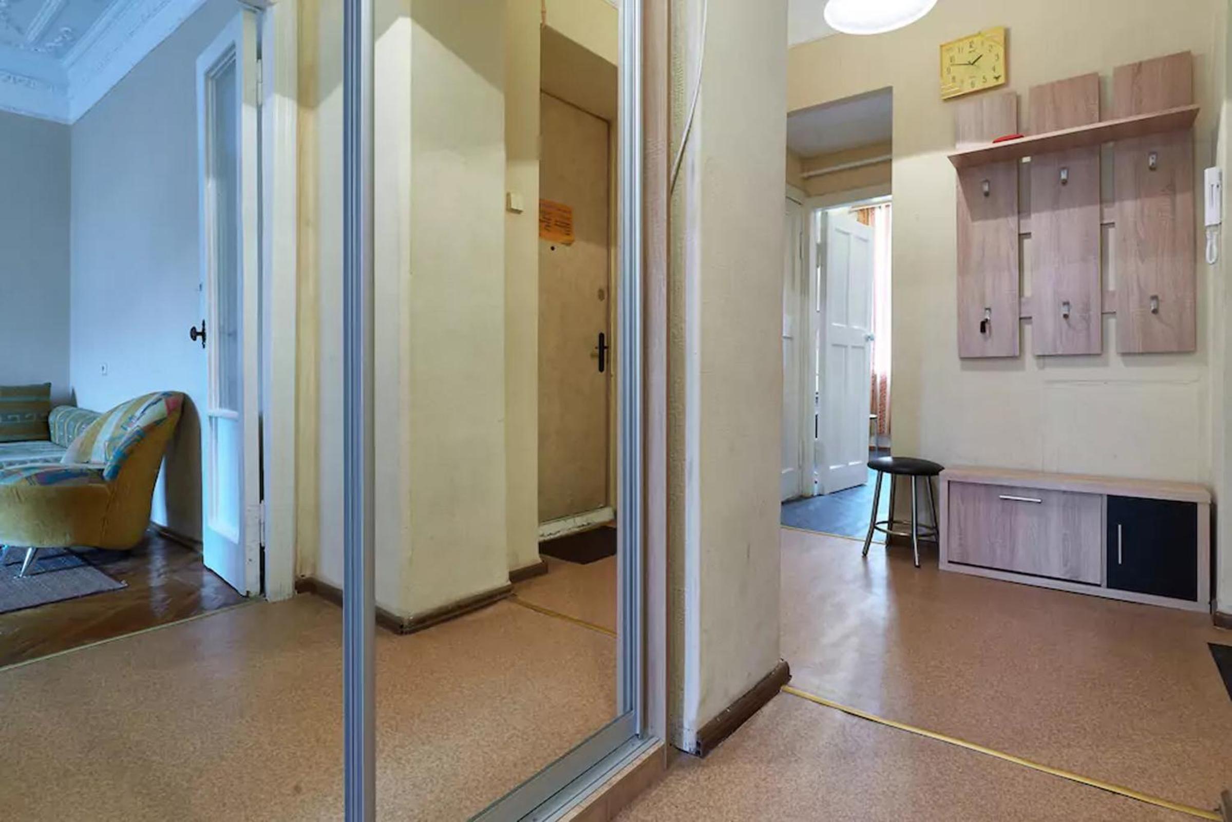 Apartment on Lva Tolstogo 5A