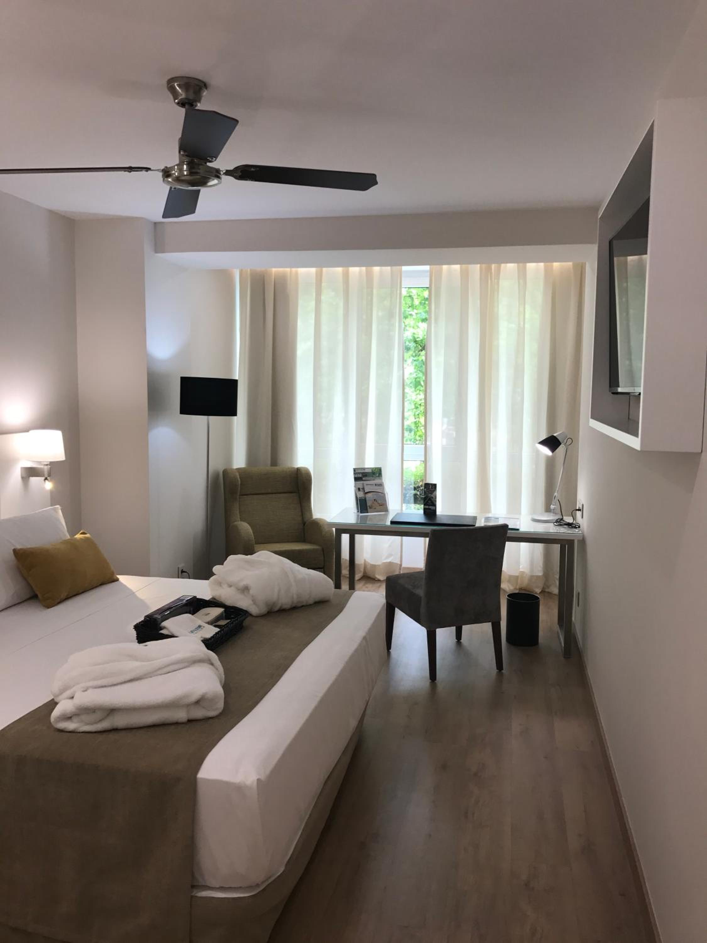 Executive Double Room - Photo 9