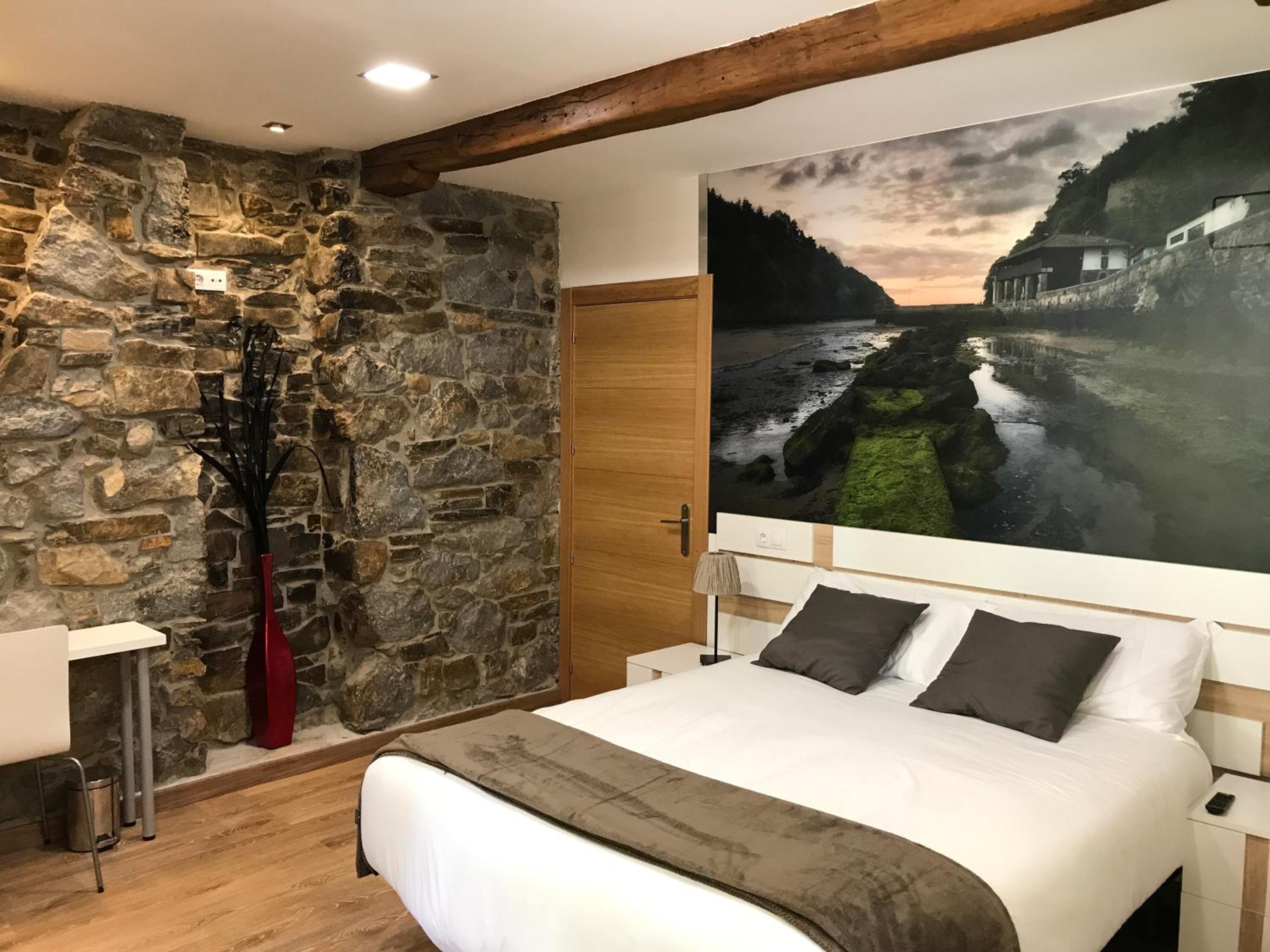 Deluxe Double Room with Hydromassage Bath - Photo 1