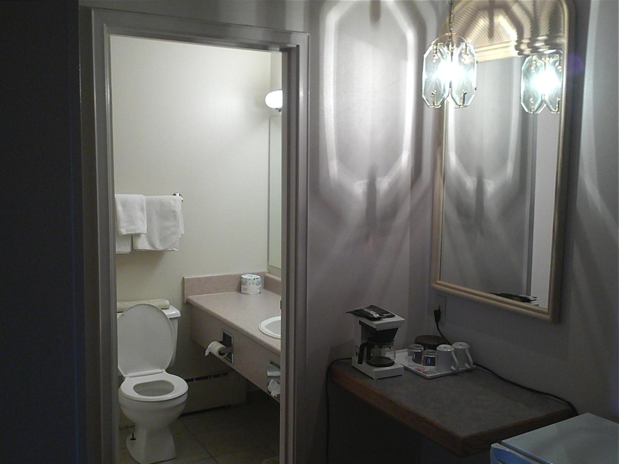 Double Room with Two Double Beds - Non-Smoking - Photo 3