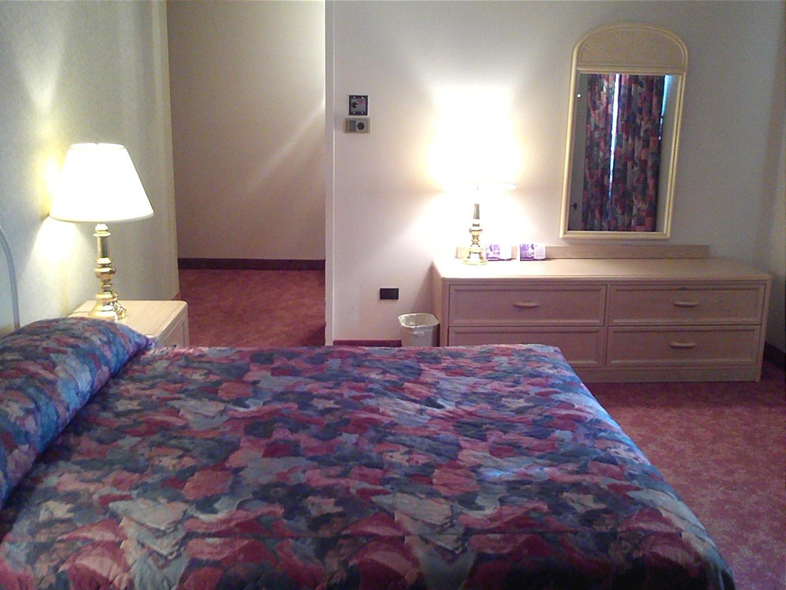 Budget Single Room photo 3