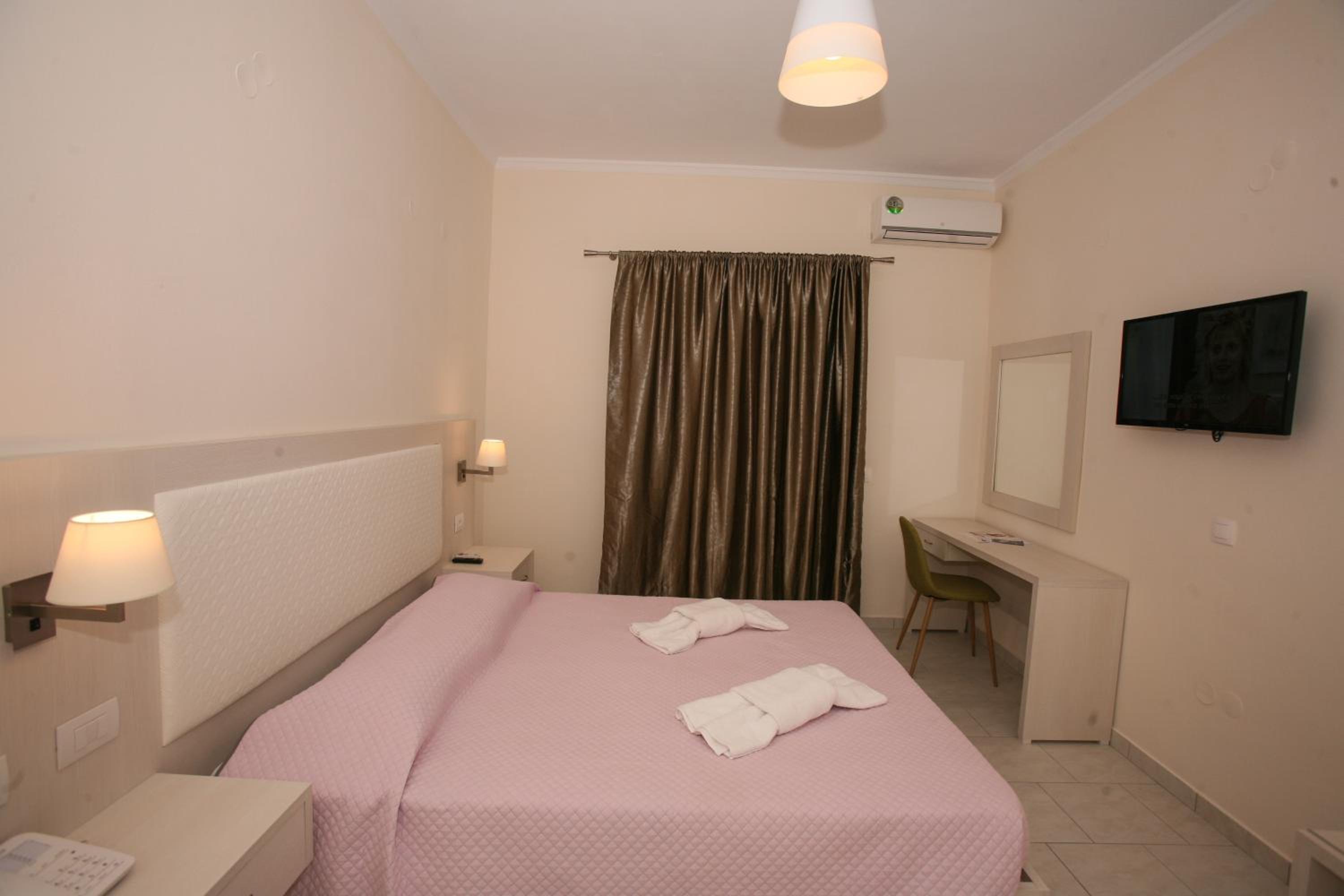 Standard Double or Twin Room with Garden View