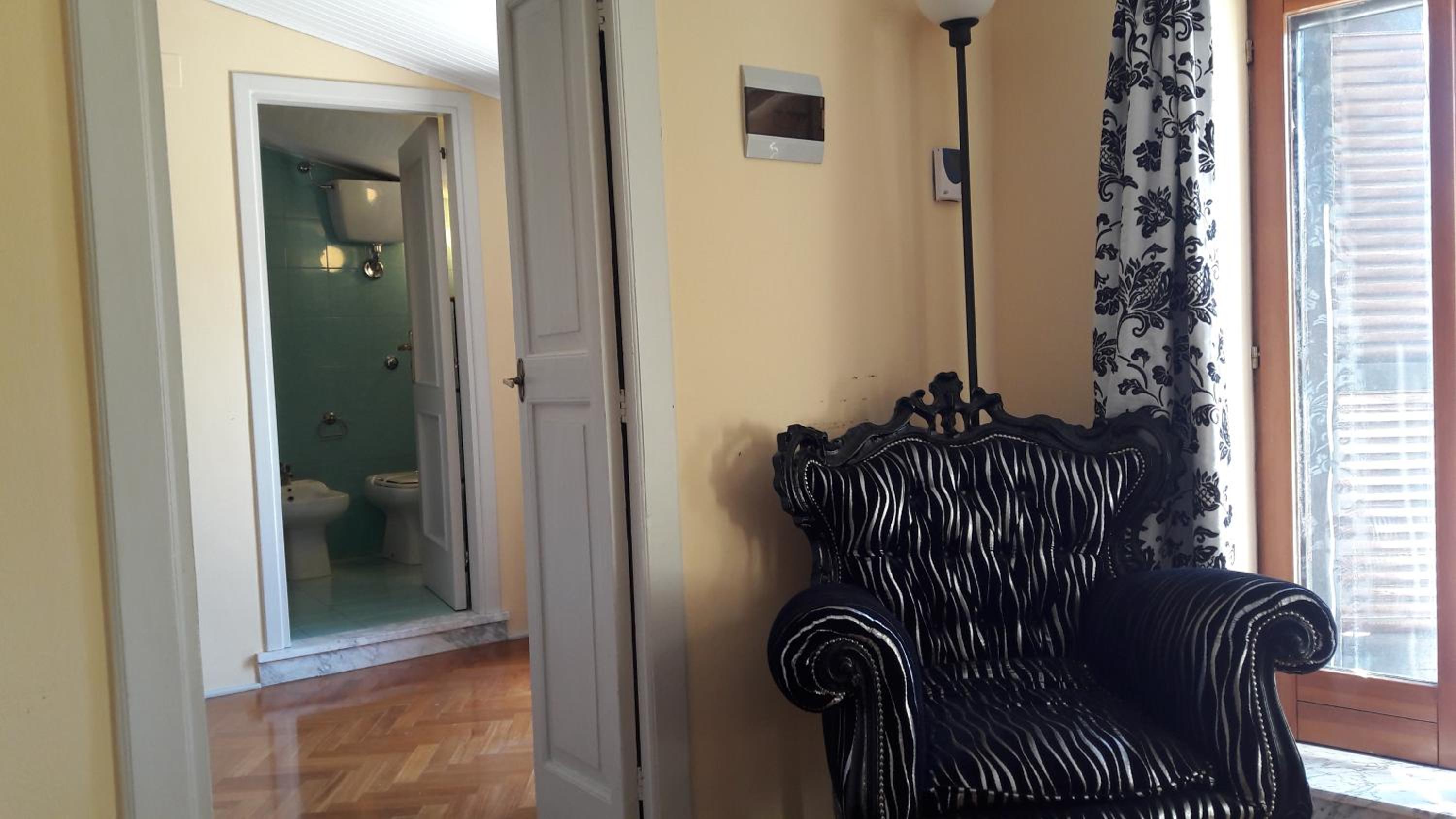 Double Room with Balcony (3 Adults) photo 3