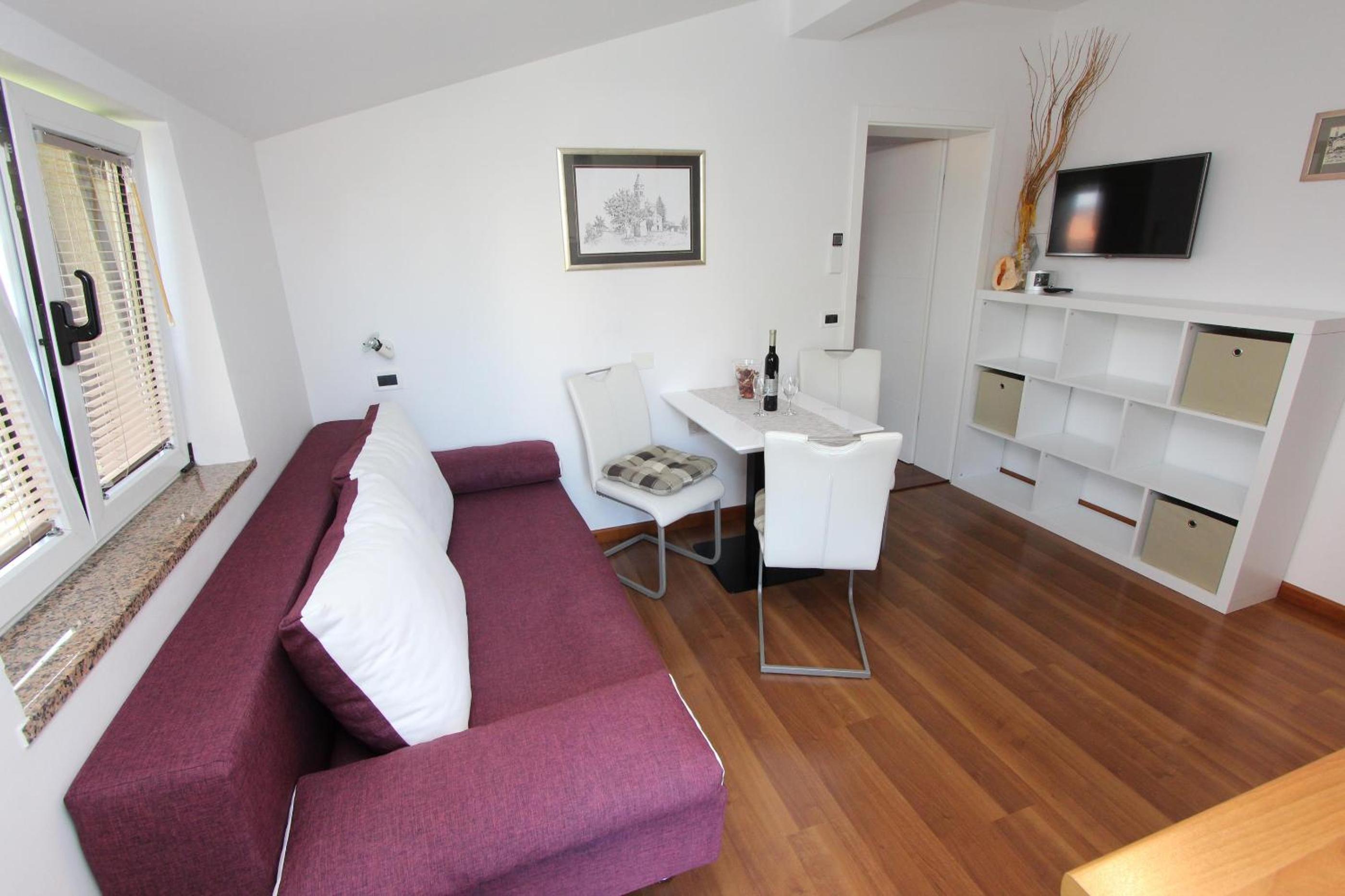 One-Bedroom Apartment with Balcony
