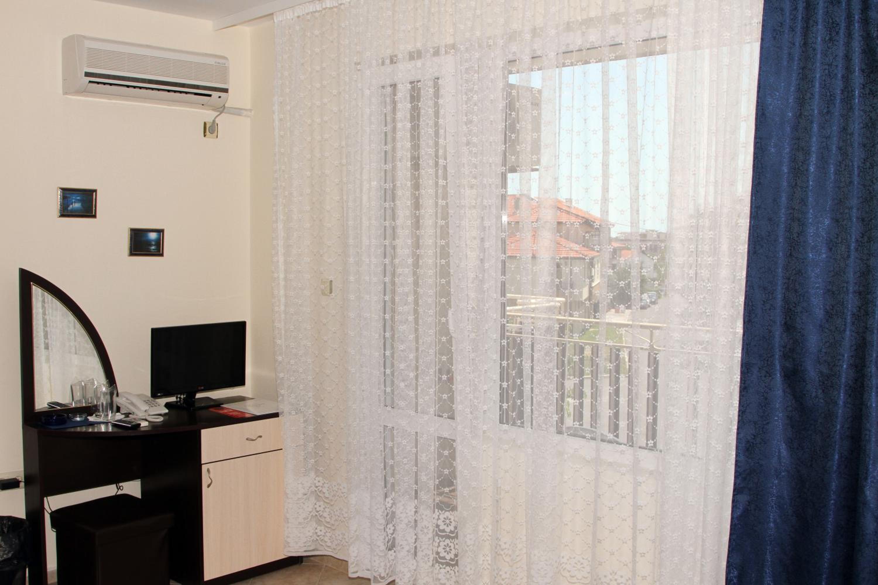 Double or Twin Room photo 2