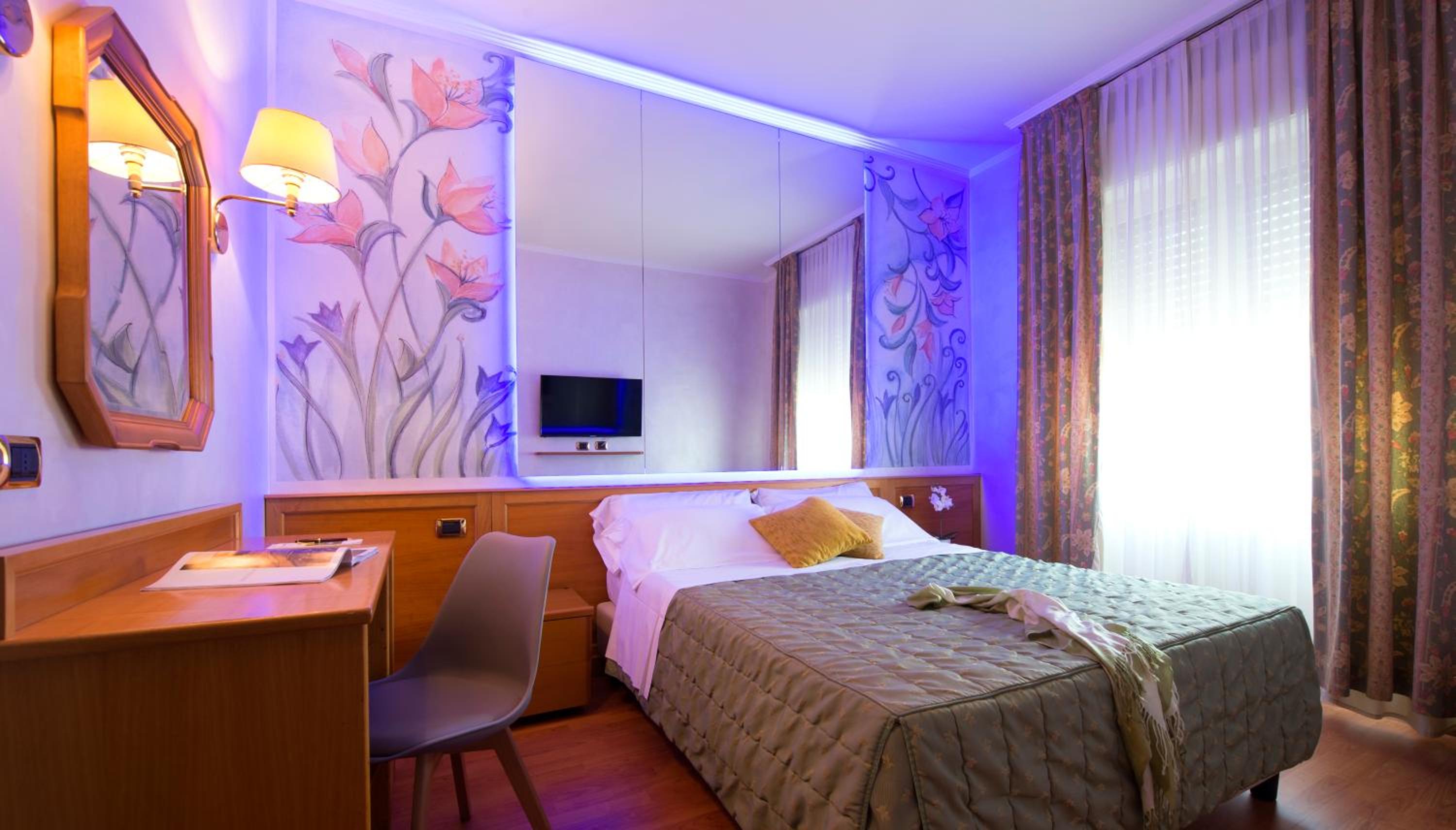 Standard Double or Twin Room photo 1