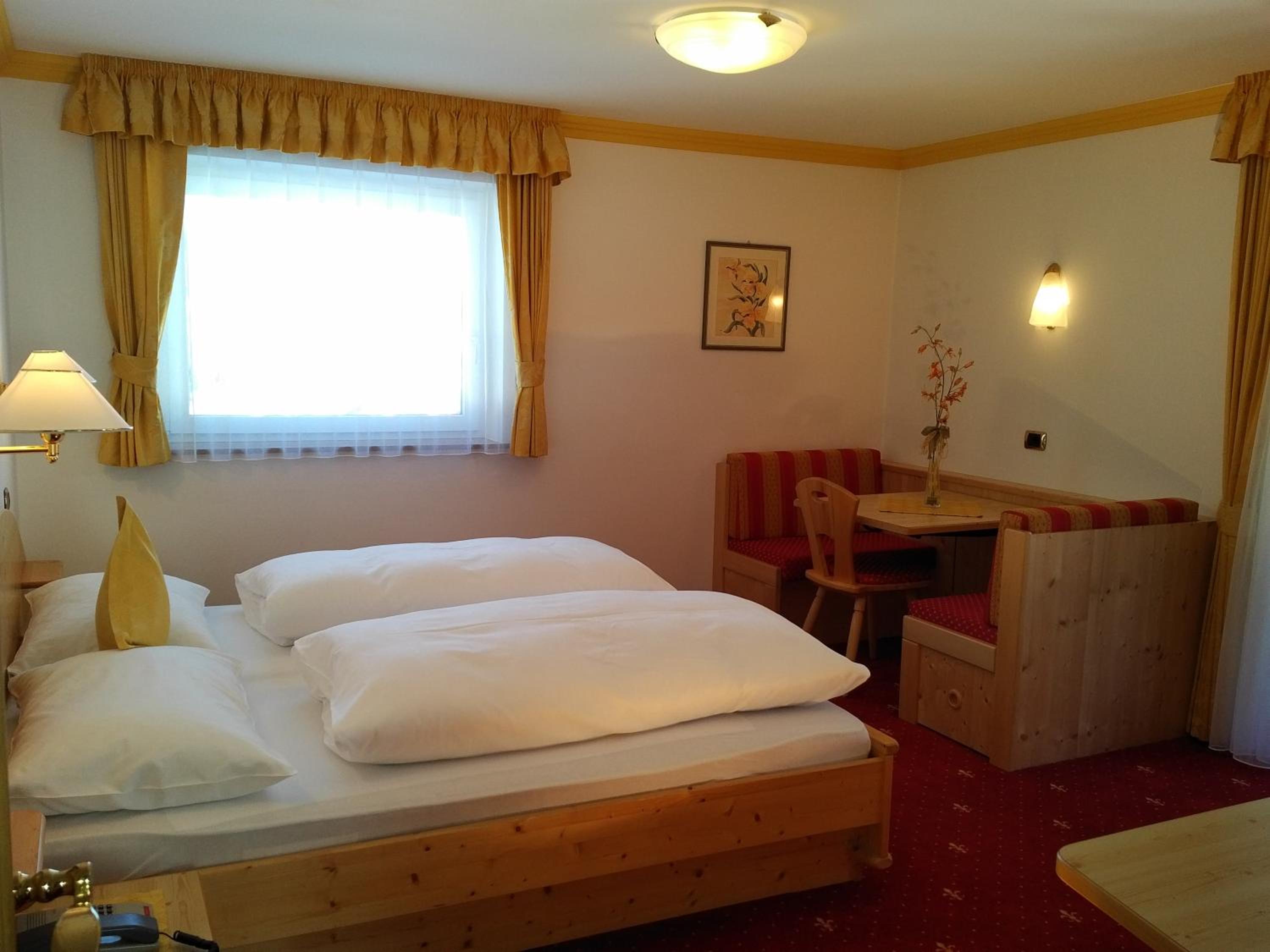 Large Double Room photo 1