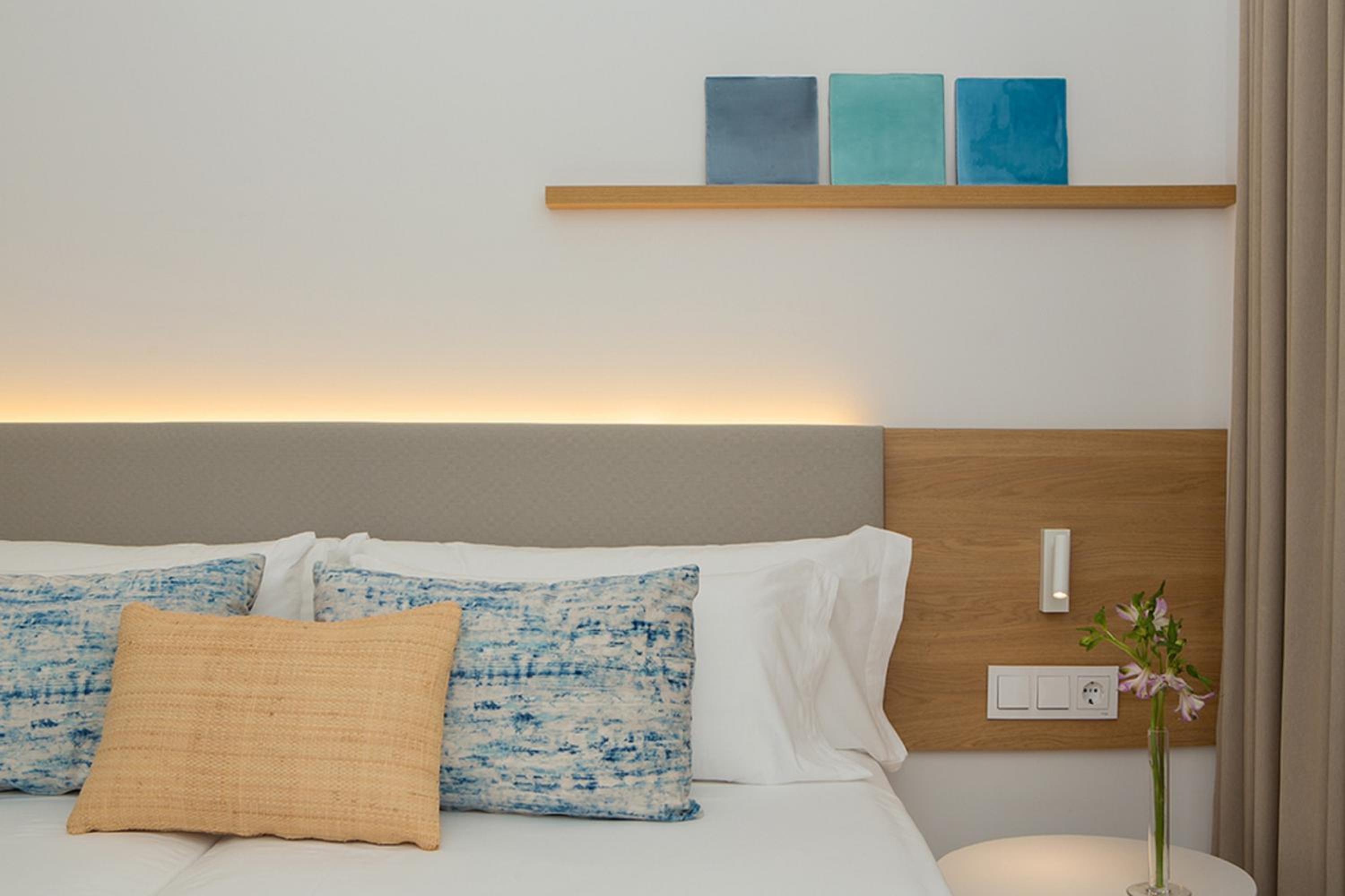 Twin Room - Photo 3