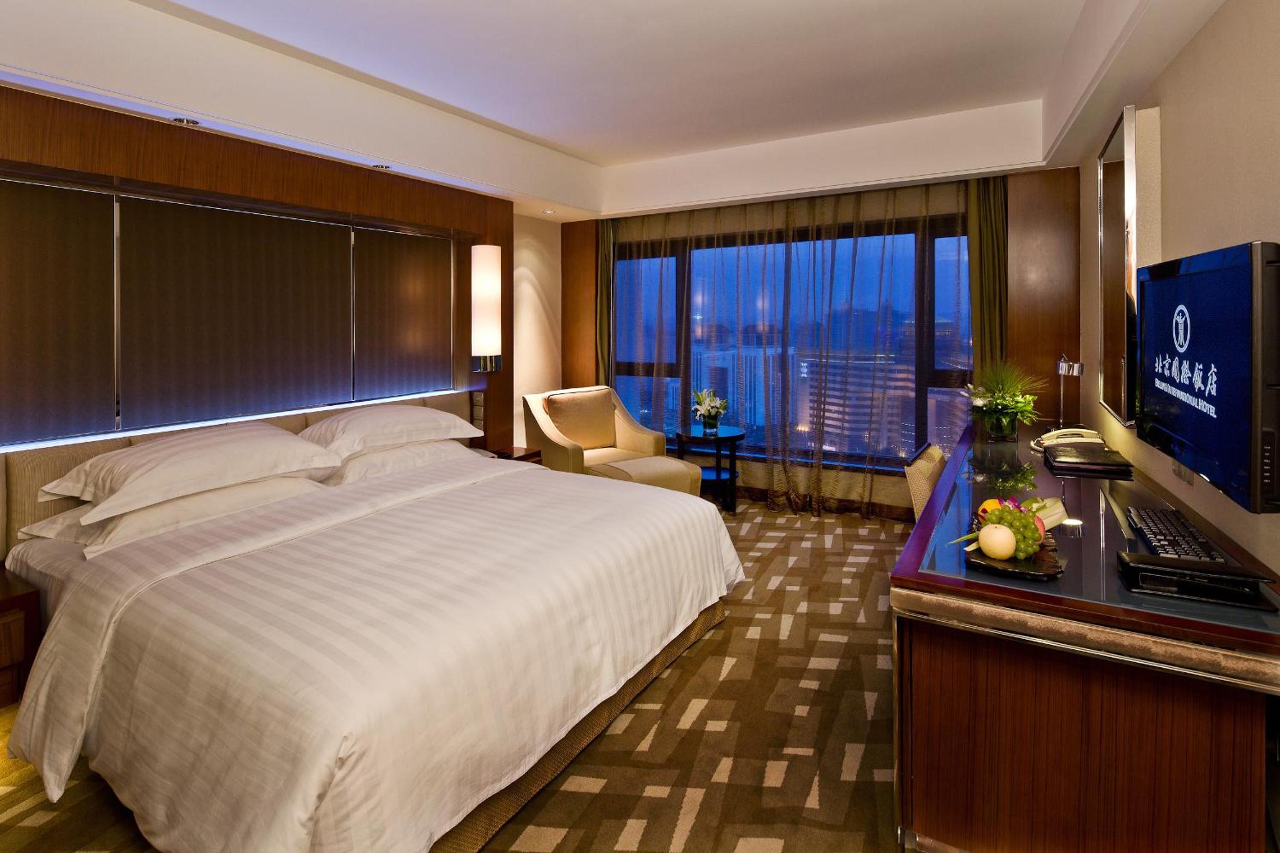 Business King Bed Room