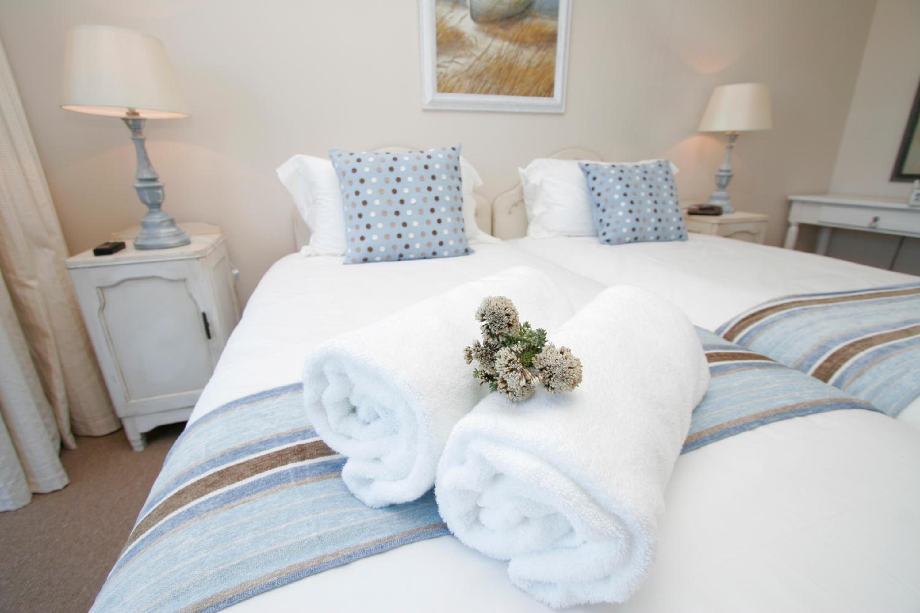 Luxury King or Twin Room with Sea View photo 1