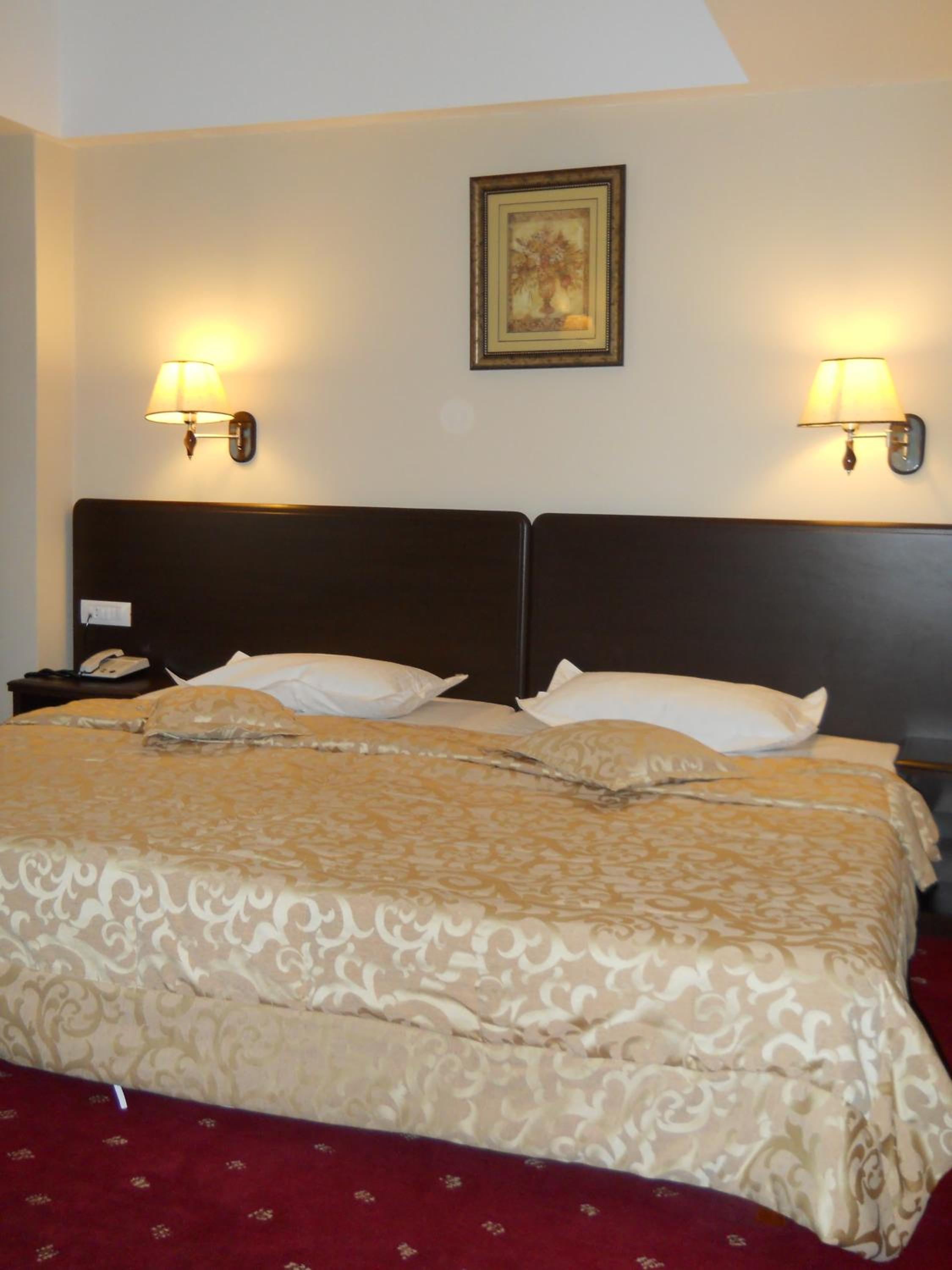 Double Room with Park View - Photo 2