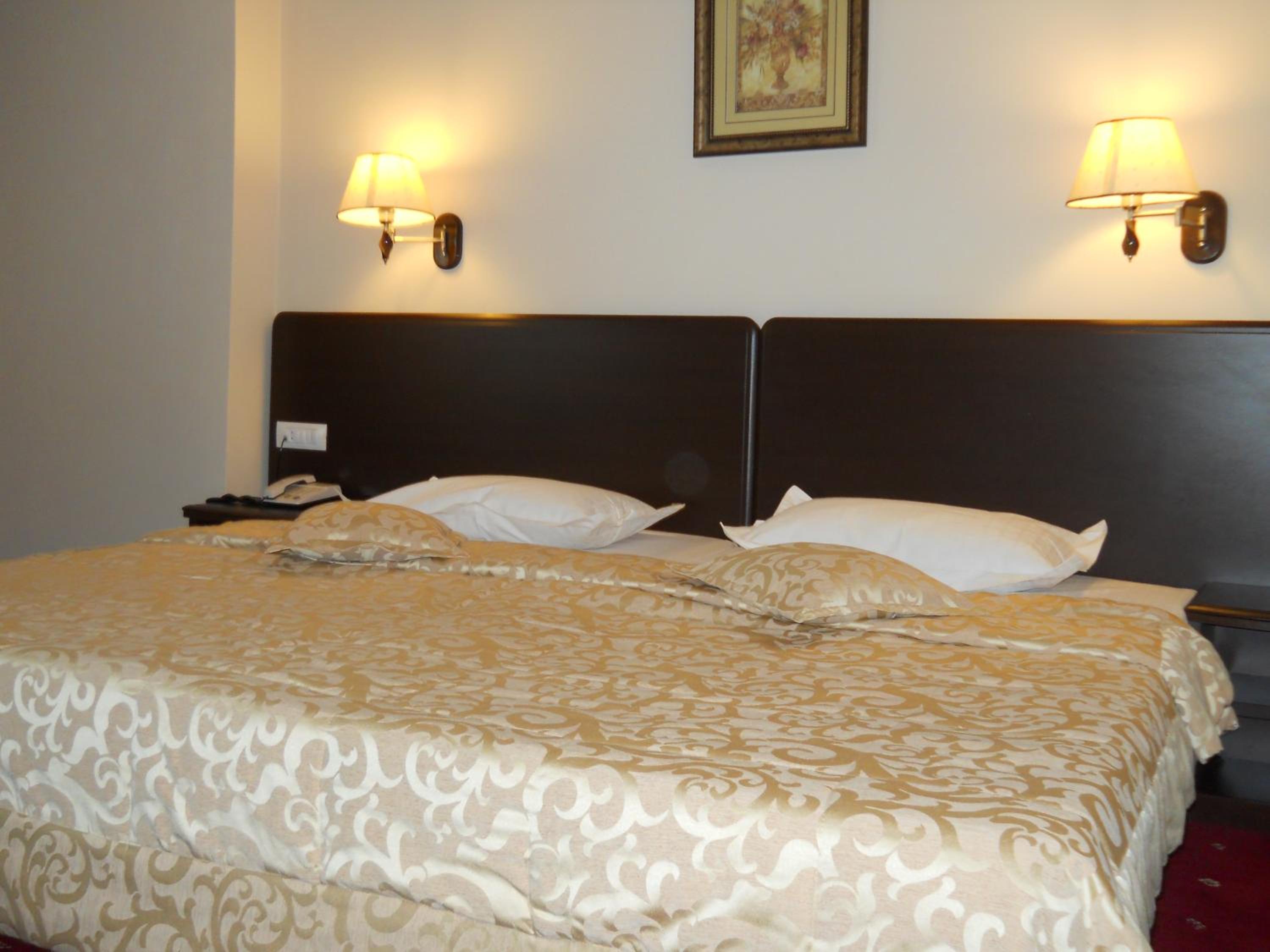 Double Room with Park View - Photo 1