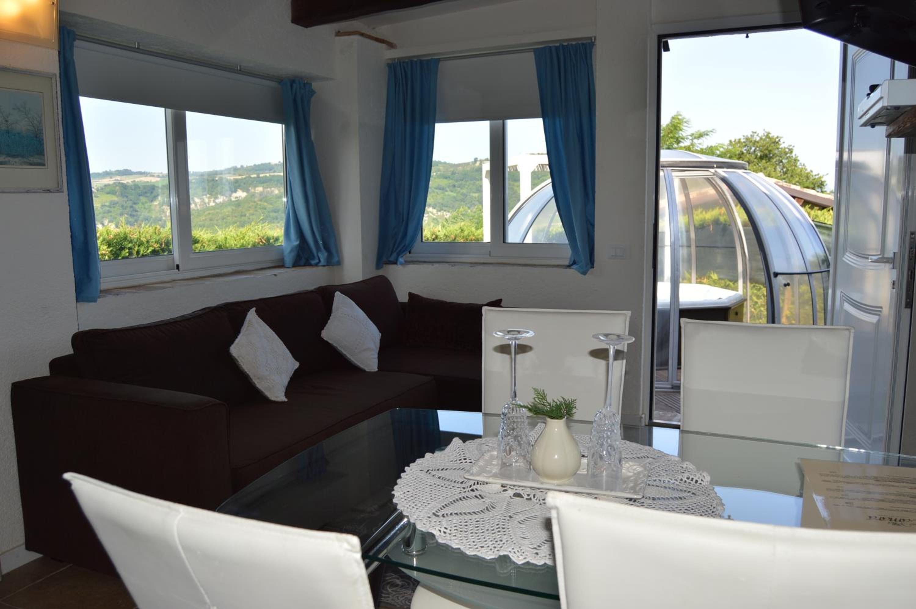 Deluxe Suite photo 1