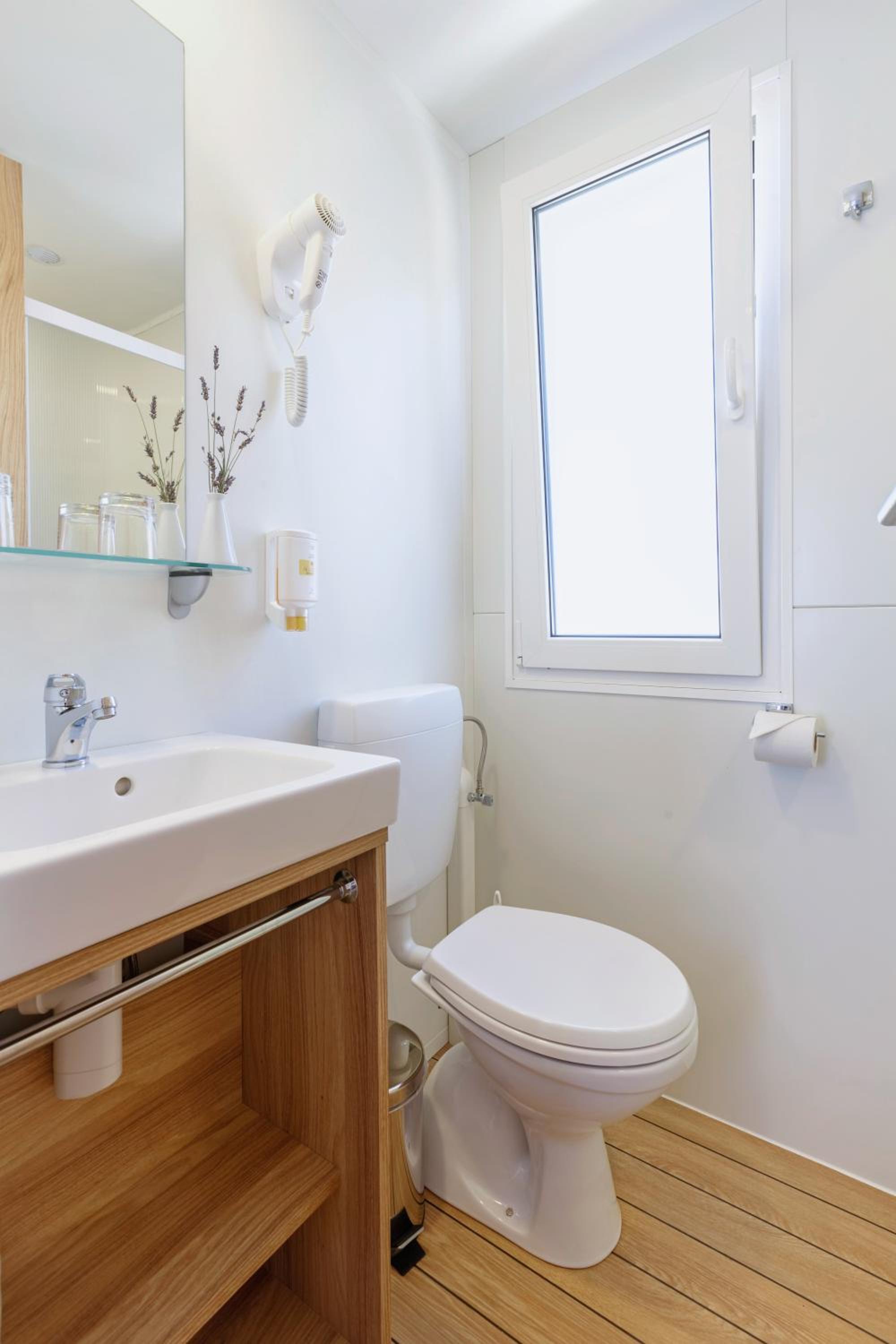 Standard Mobile Home with Whirlpool