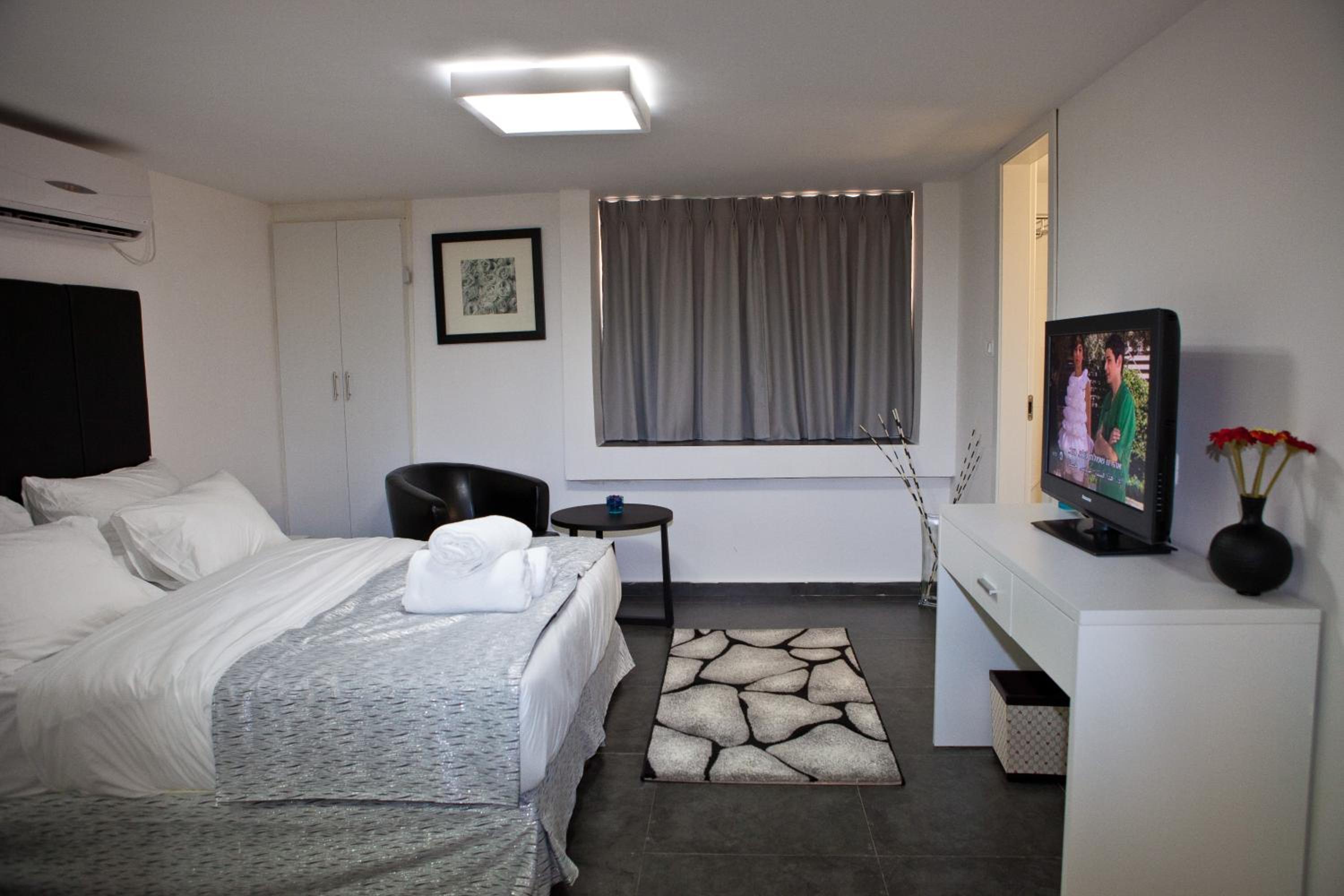 Penthouse Studio - Photo 1