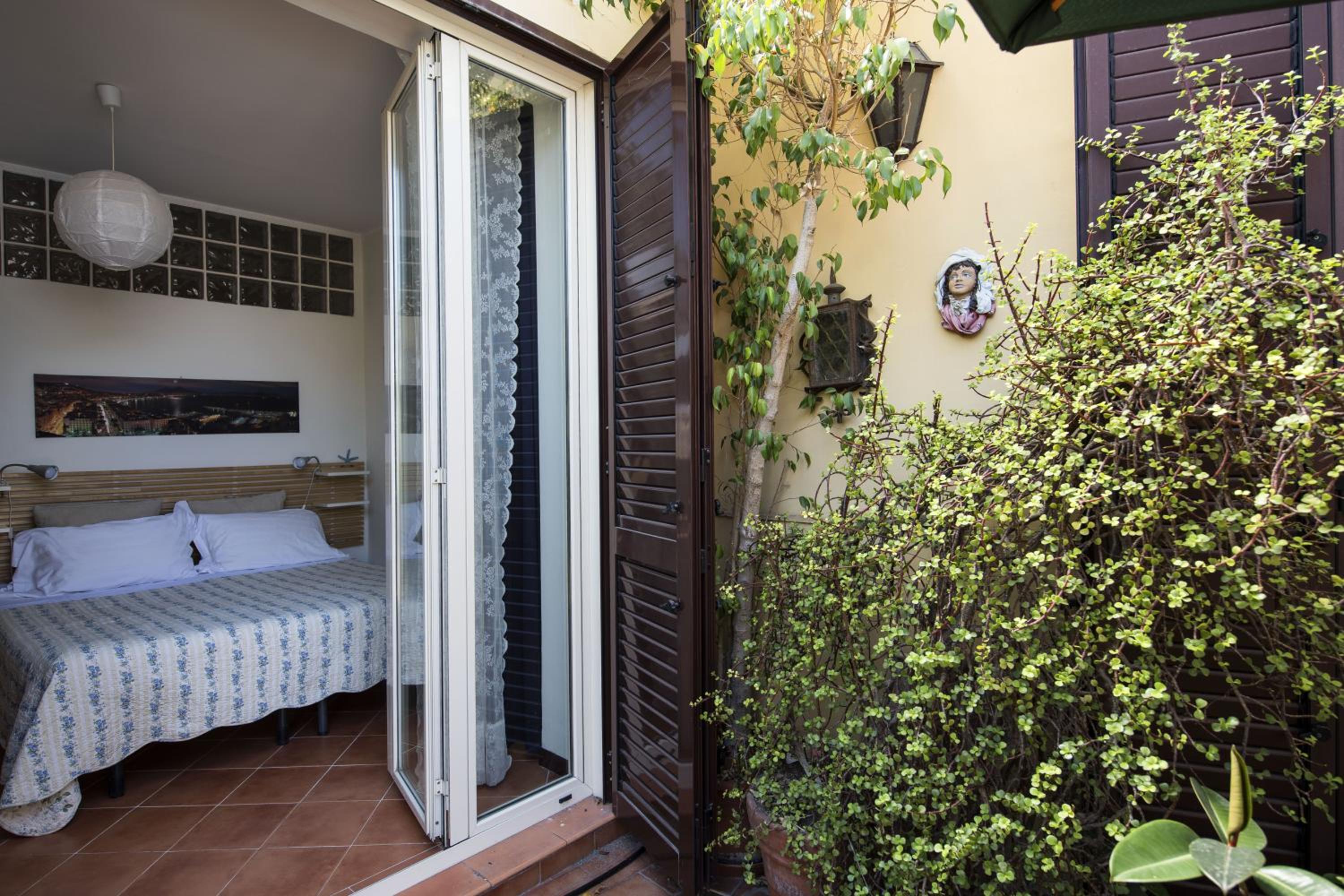 Double Room With Private External Bathroom