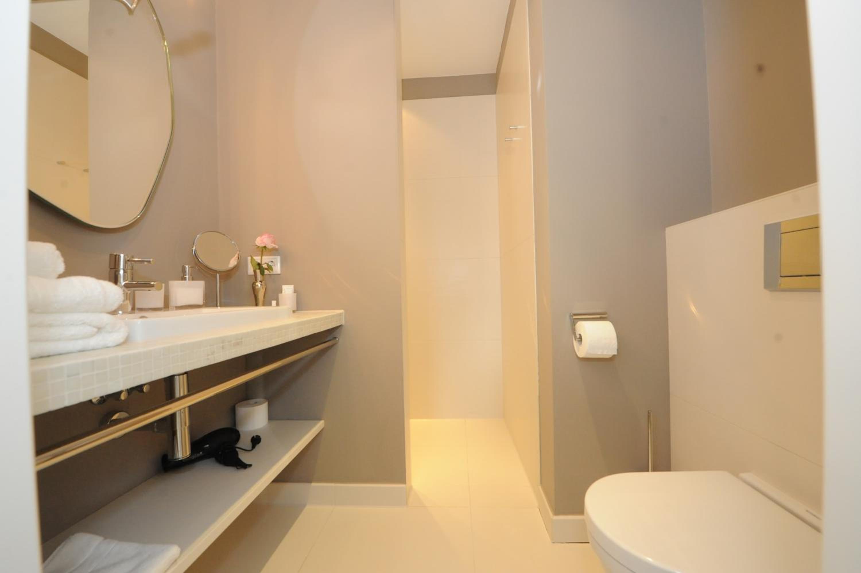 Double Room - Photo 11