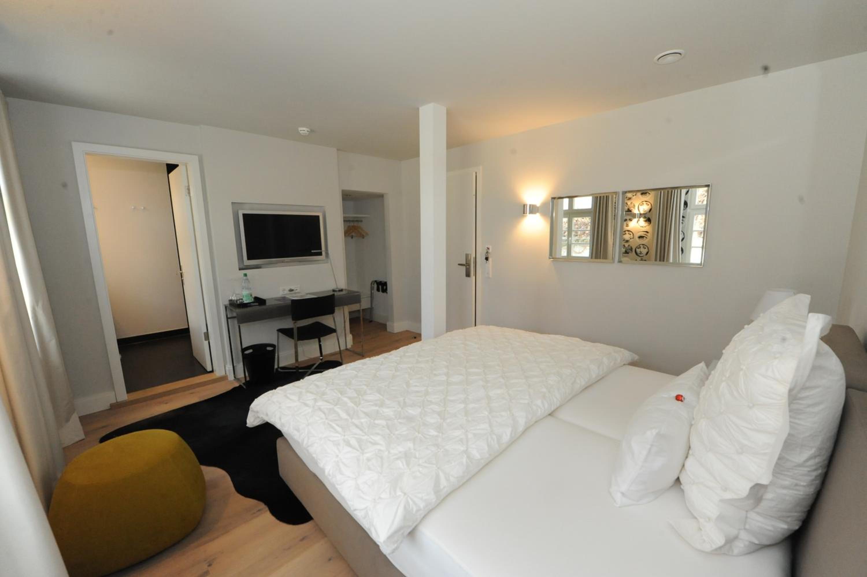 Double Room - Photo 10