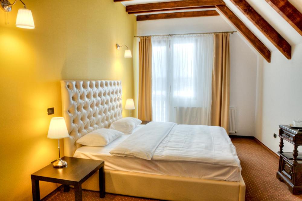 Double Room - Photo 32