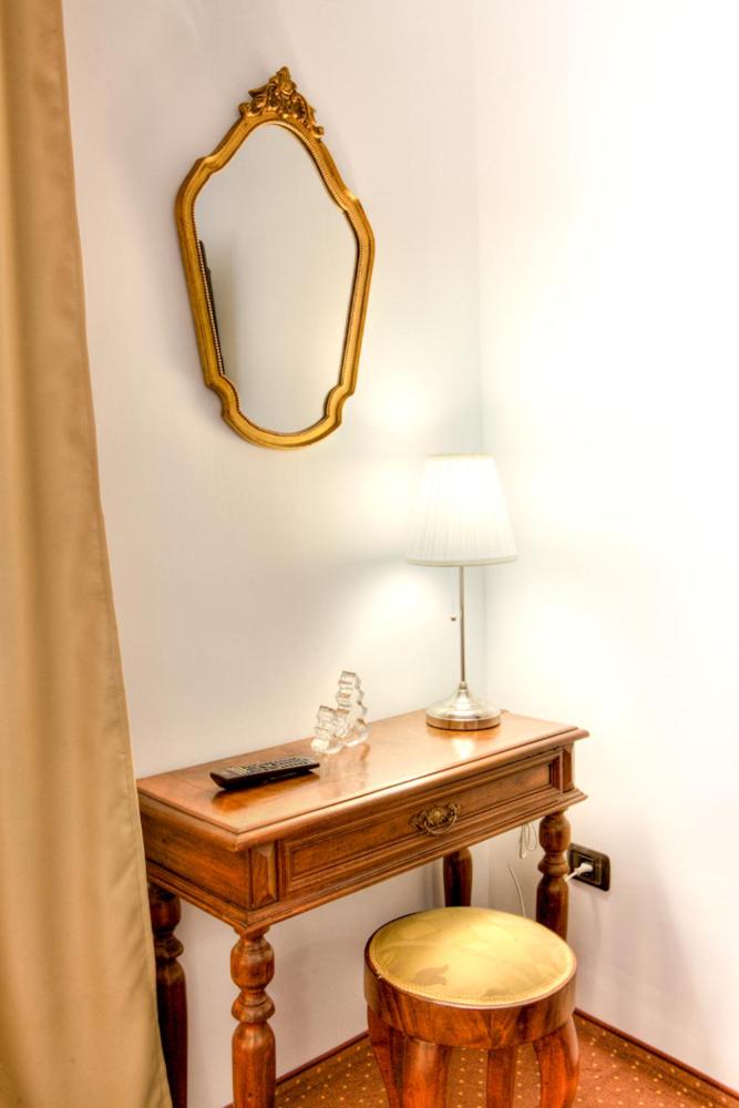 Double Room - Photo 8
