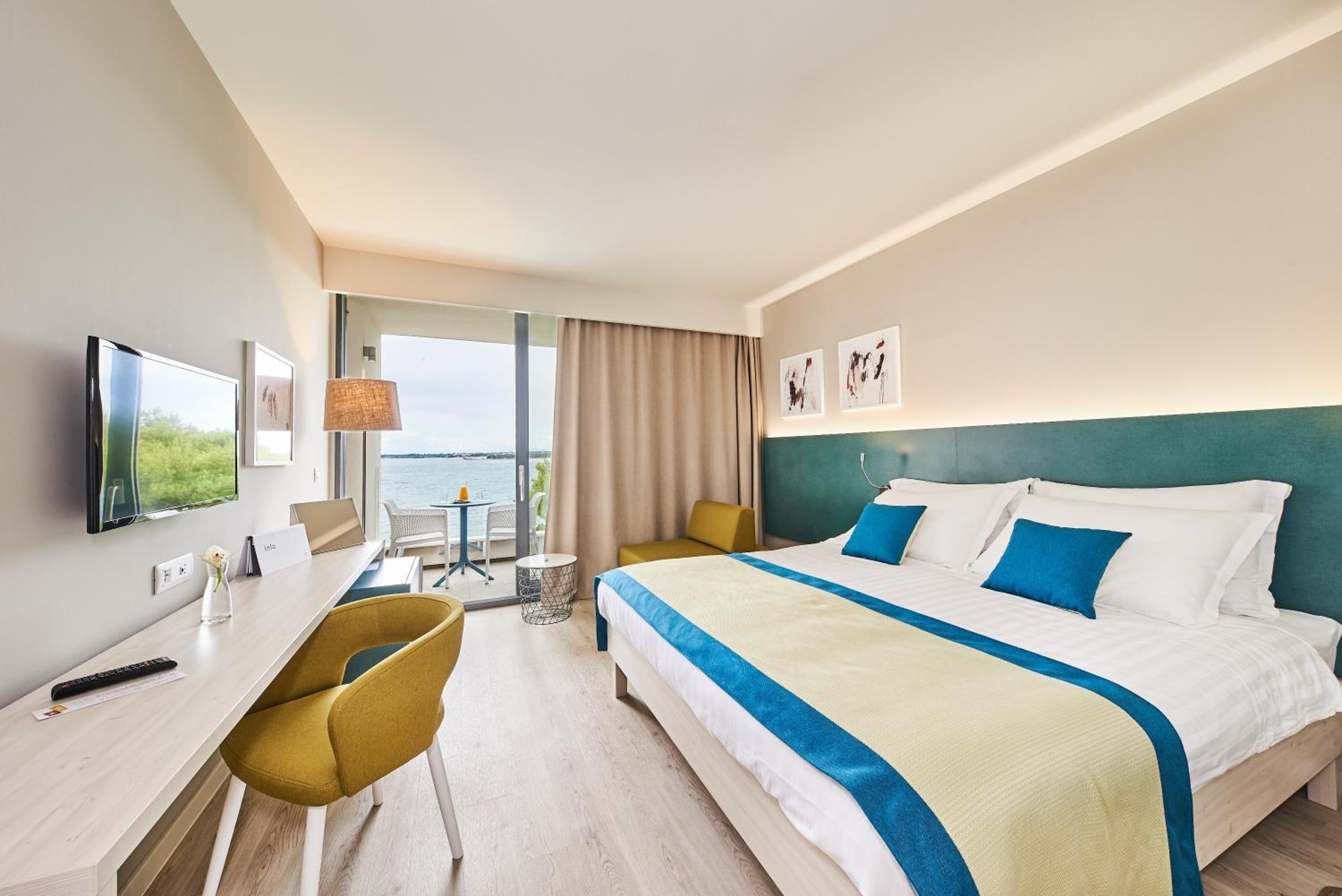 Premium Room with Balcony and Sea View - Photo 1